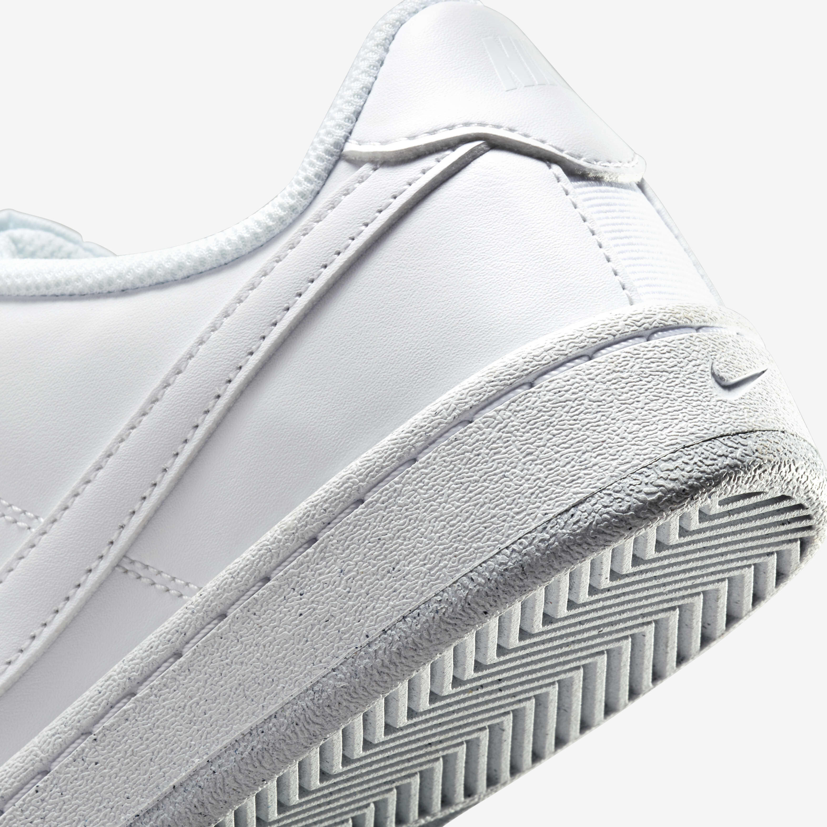 Nike court royale ladies trainers white discount