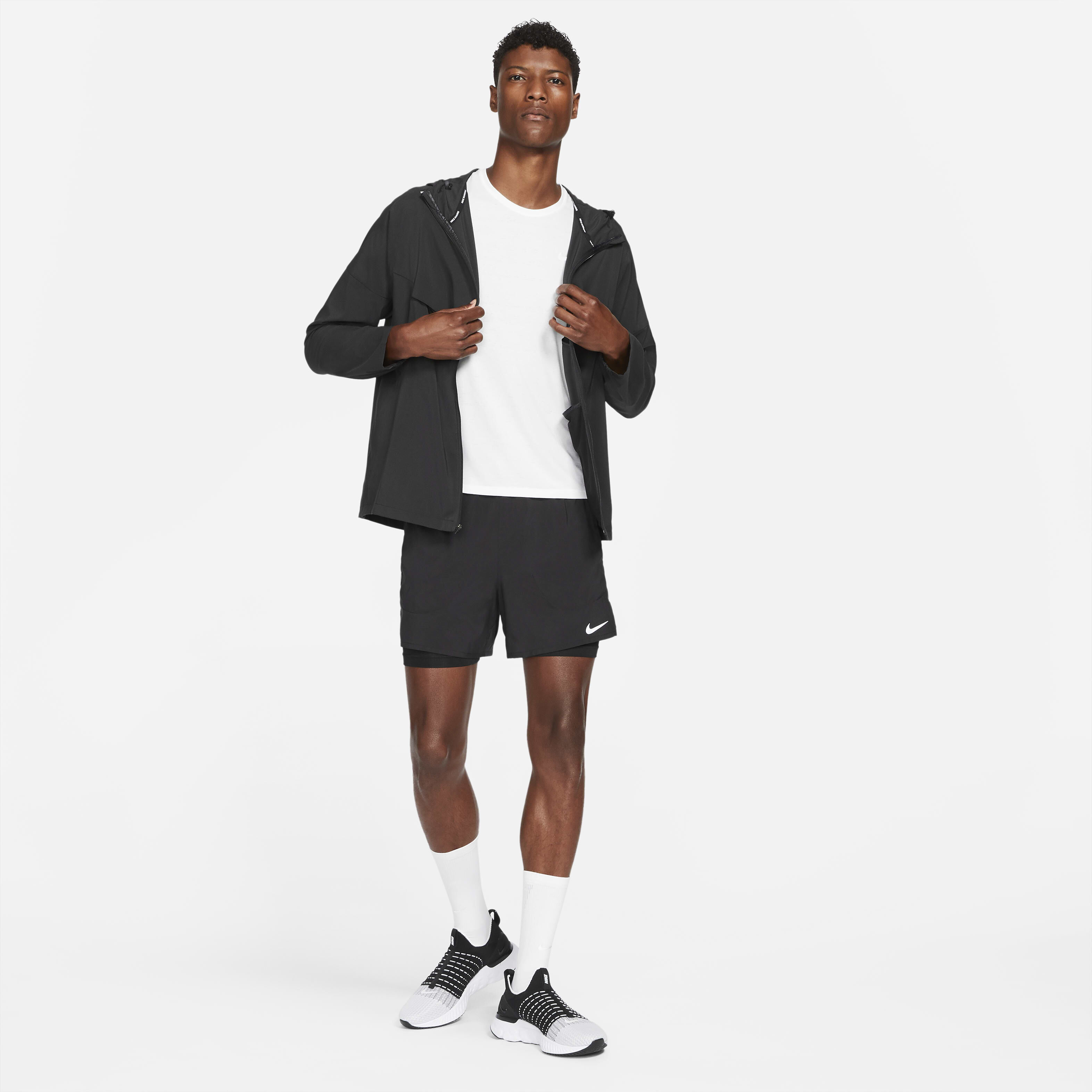 Buy Nike Windrunner Men s Running Jacket Nike Saudi Official