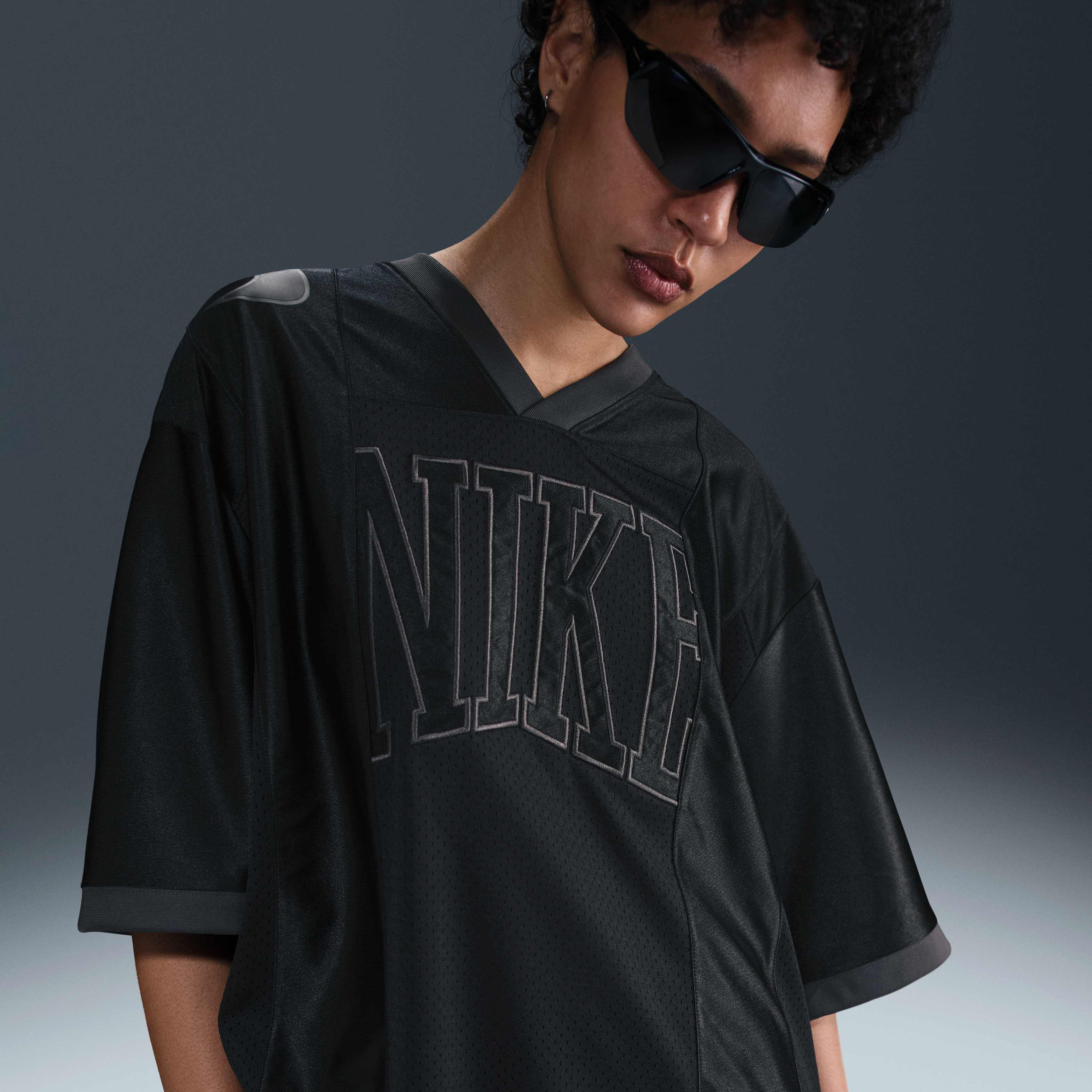 【ナイキ】(W) Nike NSW Oversized T-Shirts Anthracite 人気★ NIKE AS W NSW TEE BOXY VARSITY OBSIDIAN 22FA-I（ナイキ