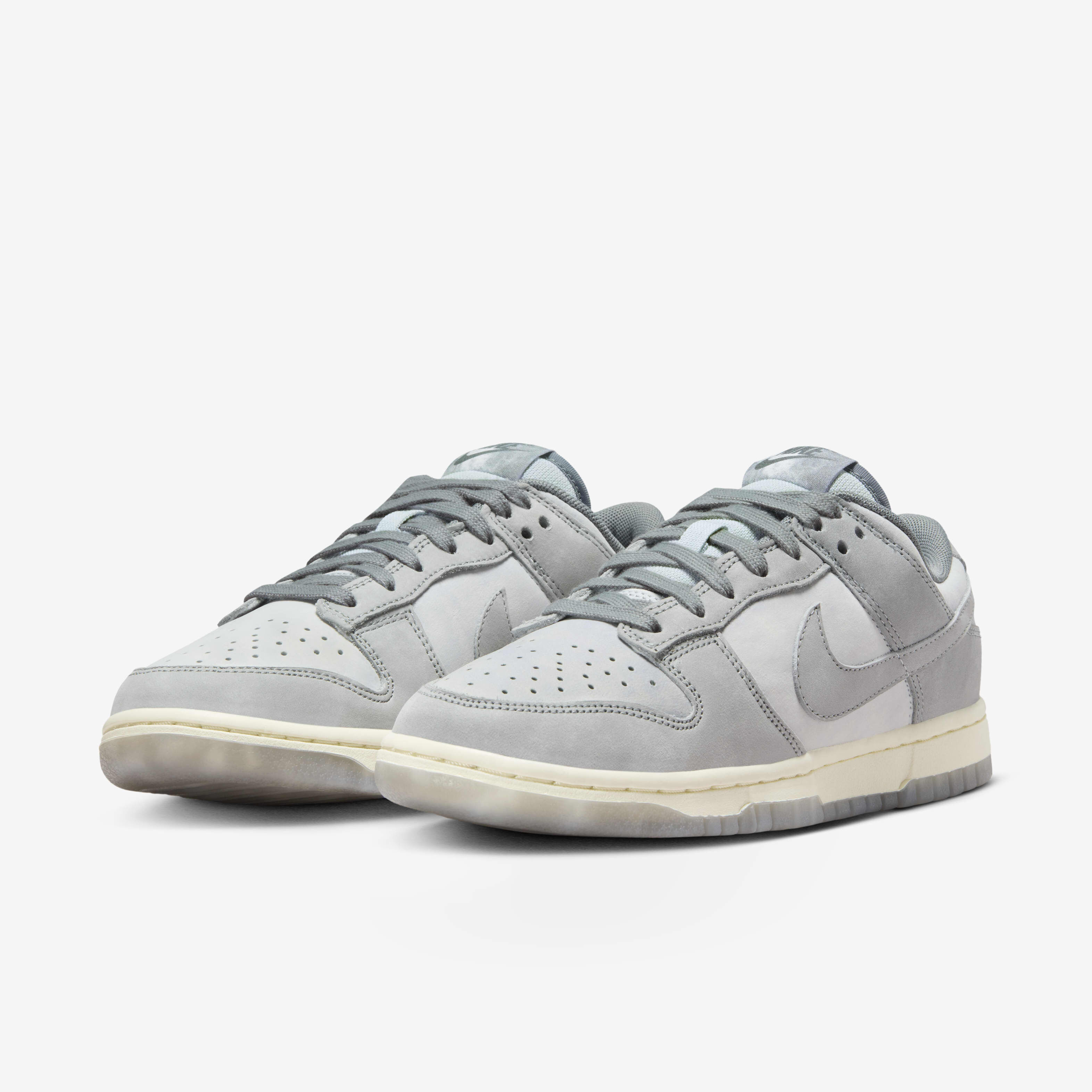 Nike Dunk Low image number 4