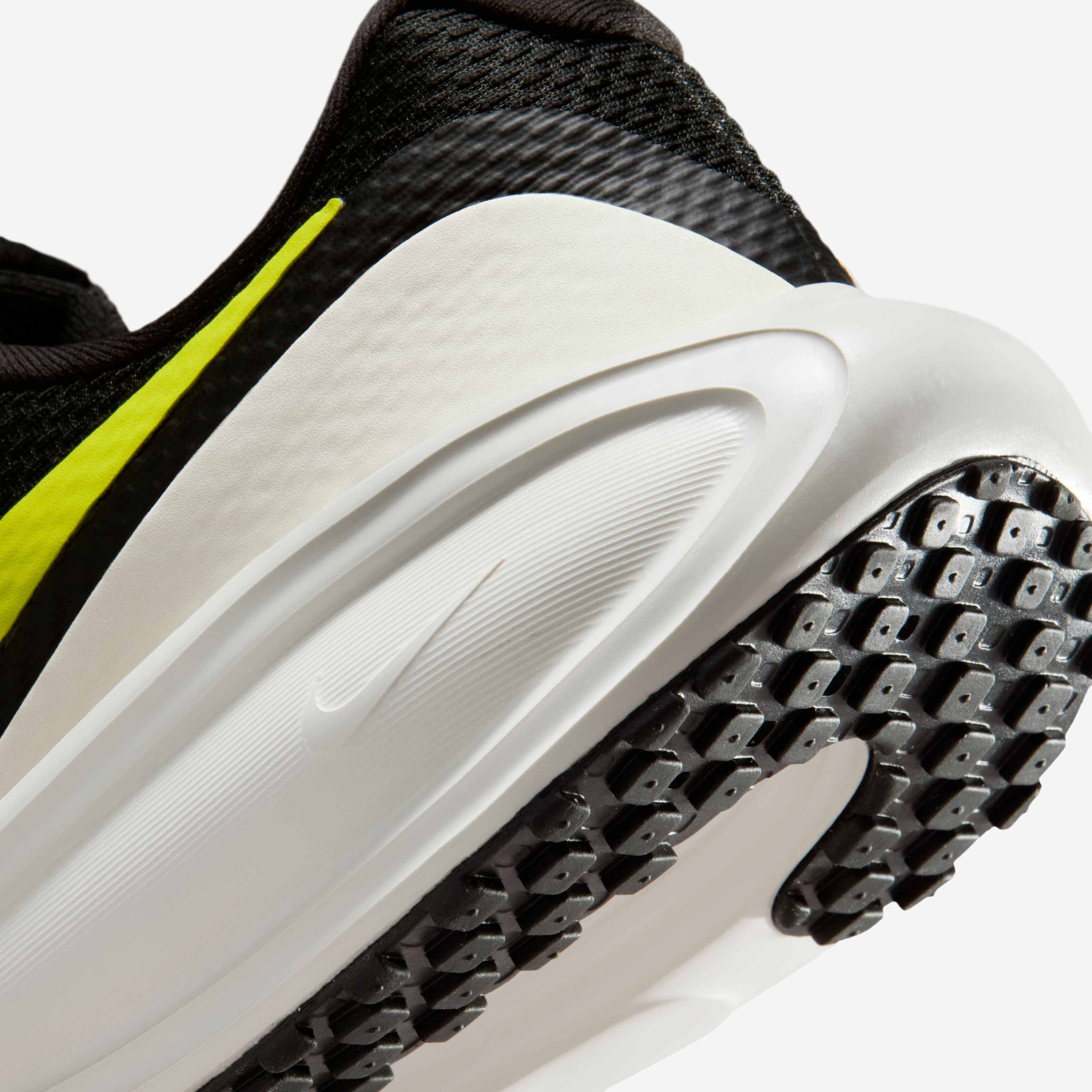 Nike Revolution 8 image number 7