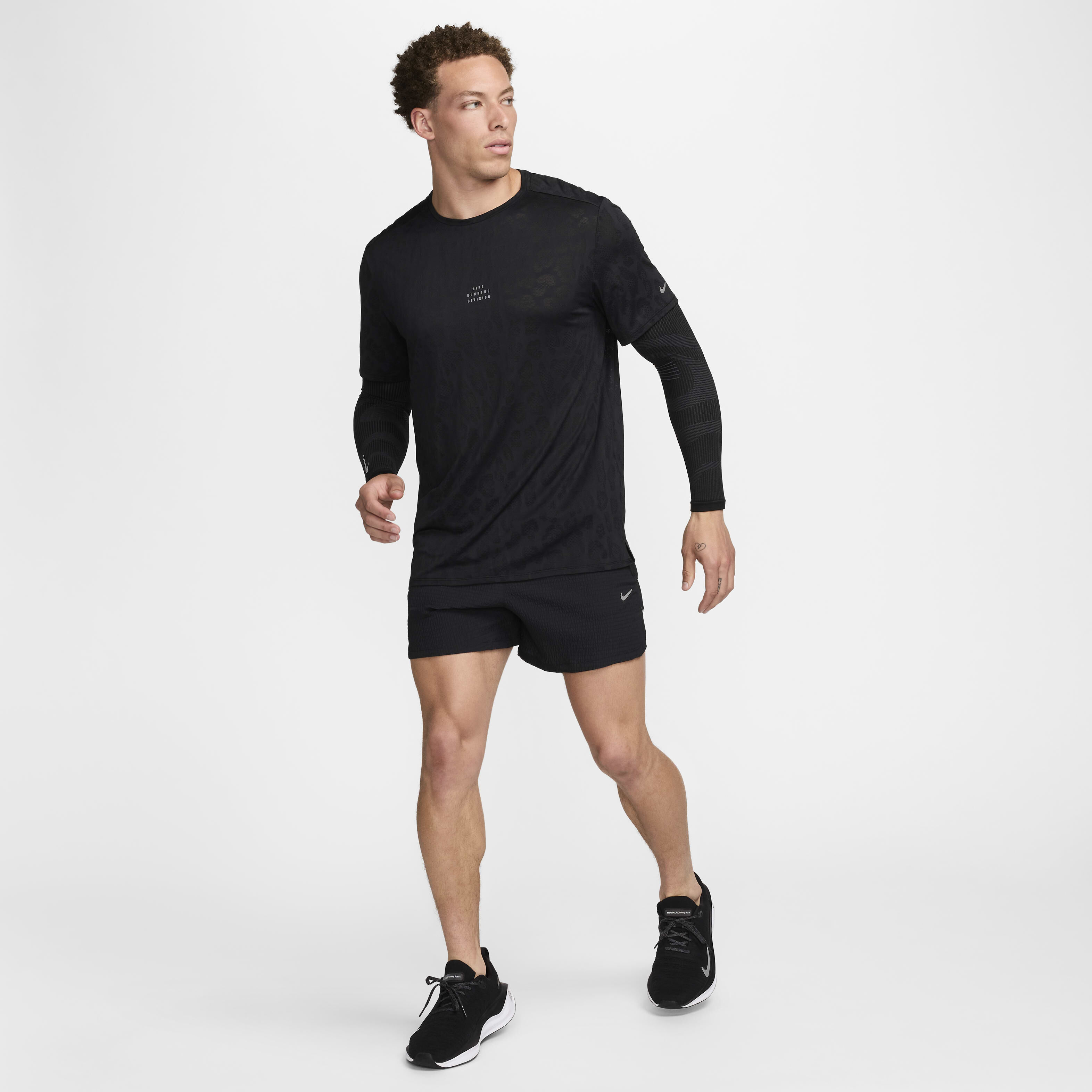 NIKE ナイキ long sleeve / SHORT PANTS SETUP Amazon.com: Nike Dri-FIT Legend Men's Long-Sleeve Fitness