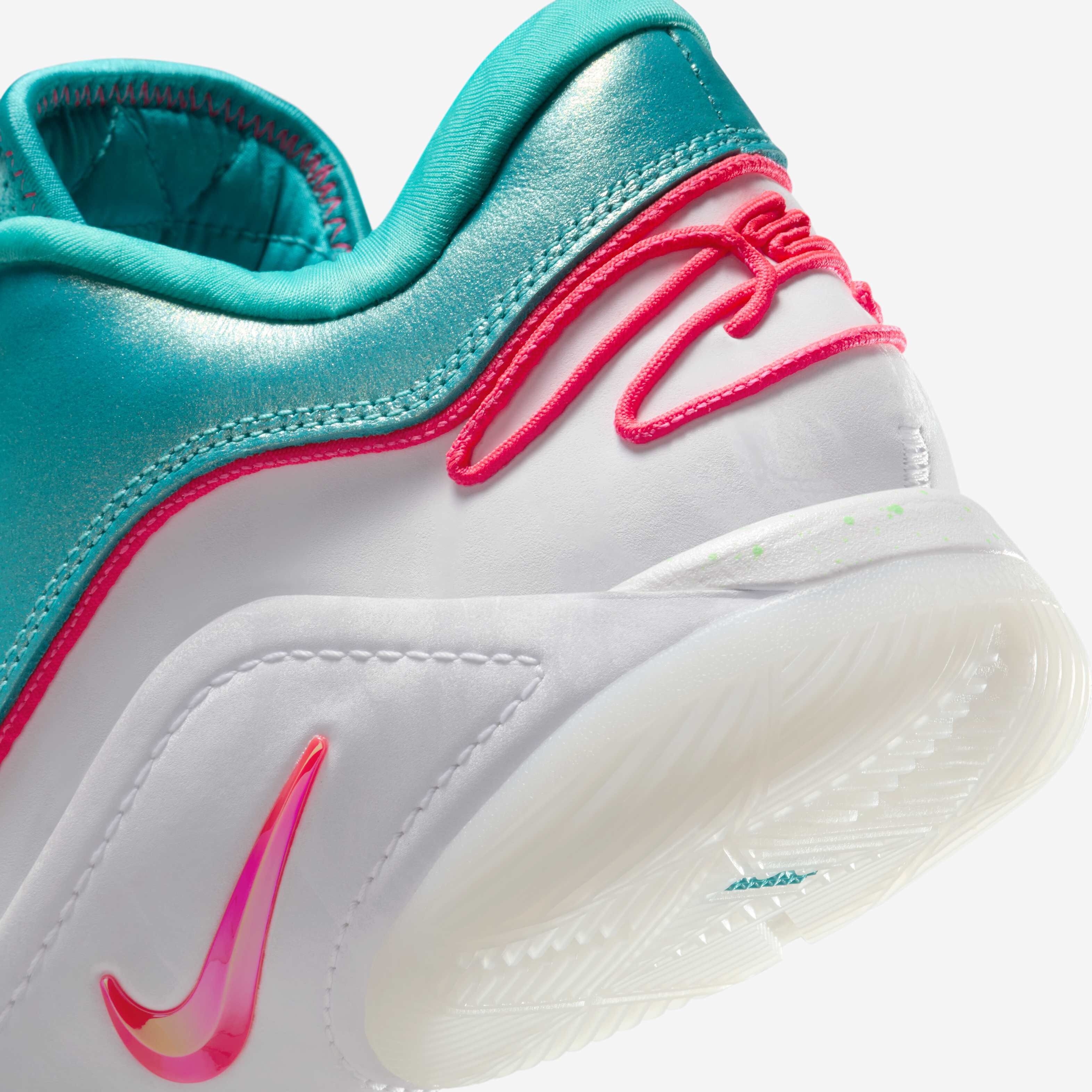 LeBron XXII 'Limelight' image number 7