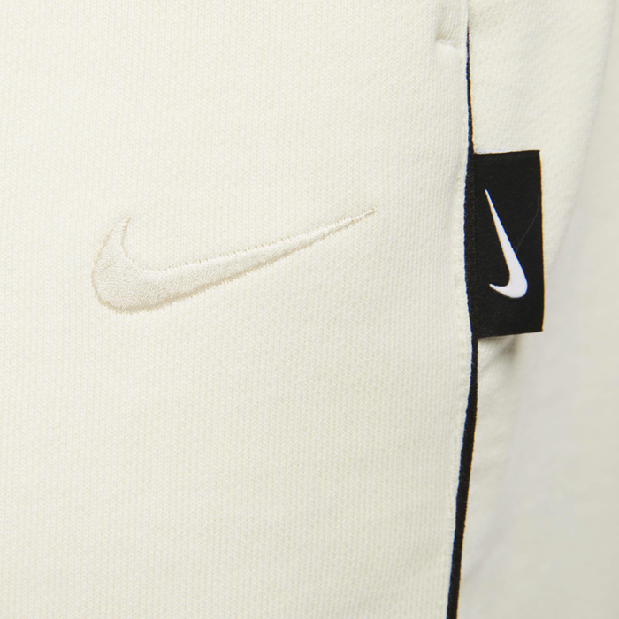 Nike Swoosh image number 4 Nike Swoosh image number 4