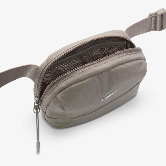 نايكي أورا image number 3 نايكي أورا image number 3