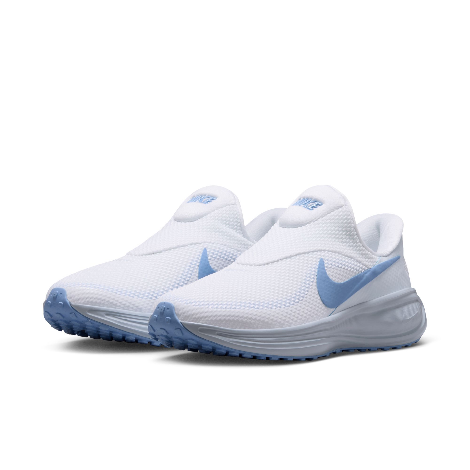 Nike Revolution 8 EasyOn image number 2