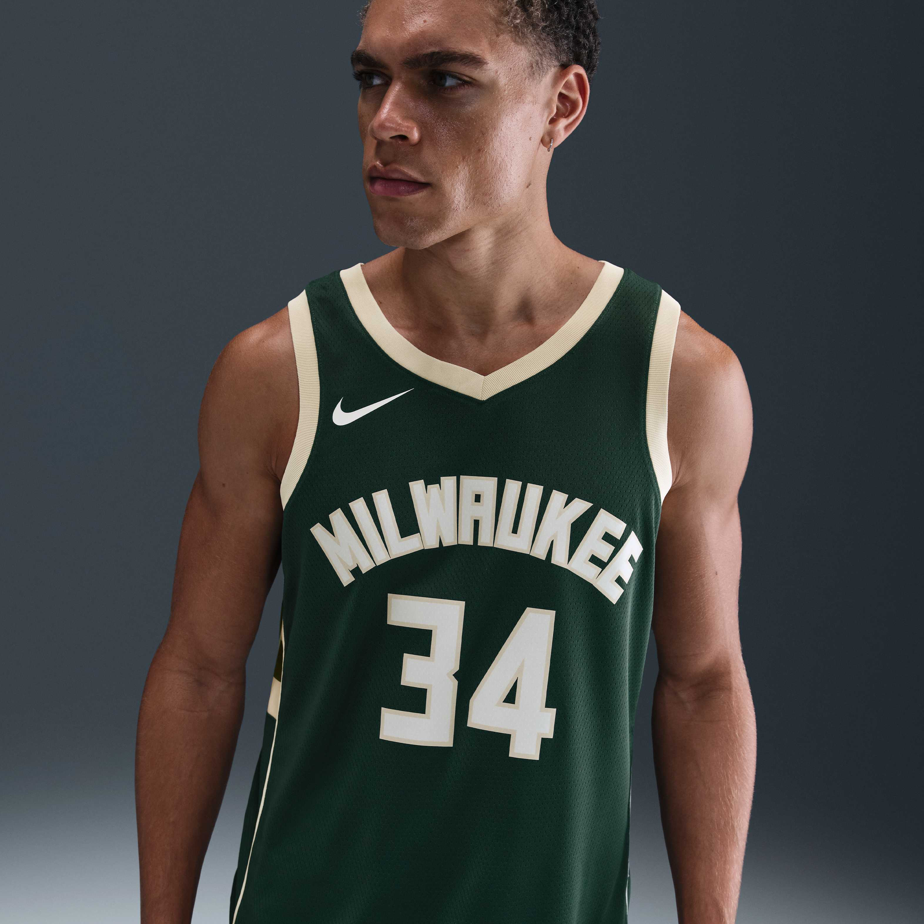 Milwaukee Bucks Icon Edition image number 2