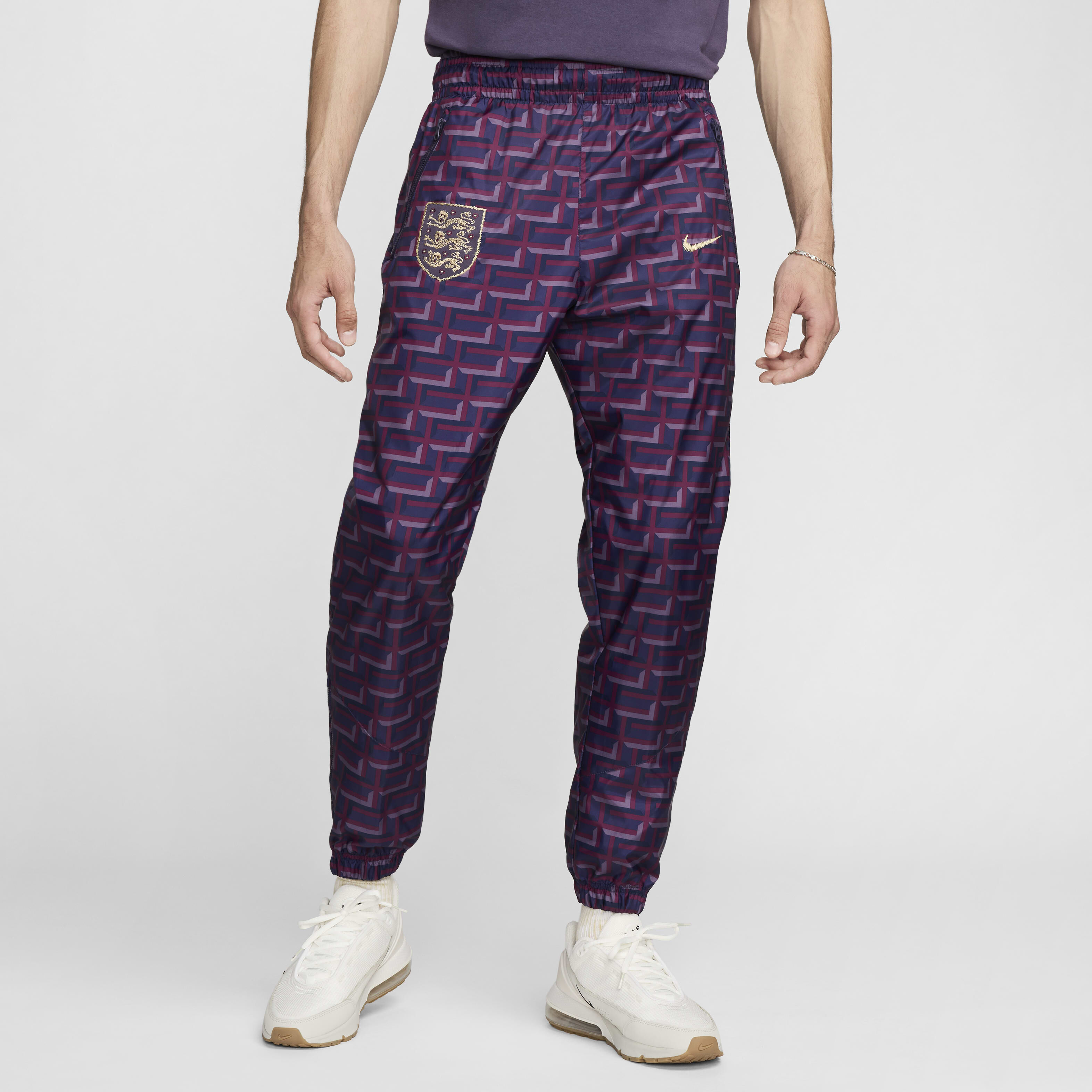 England Windrunner image number 0