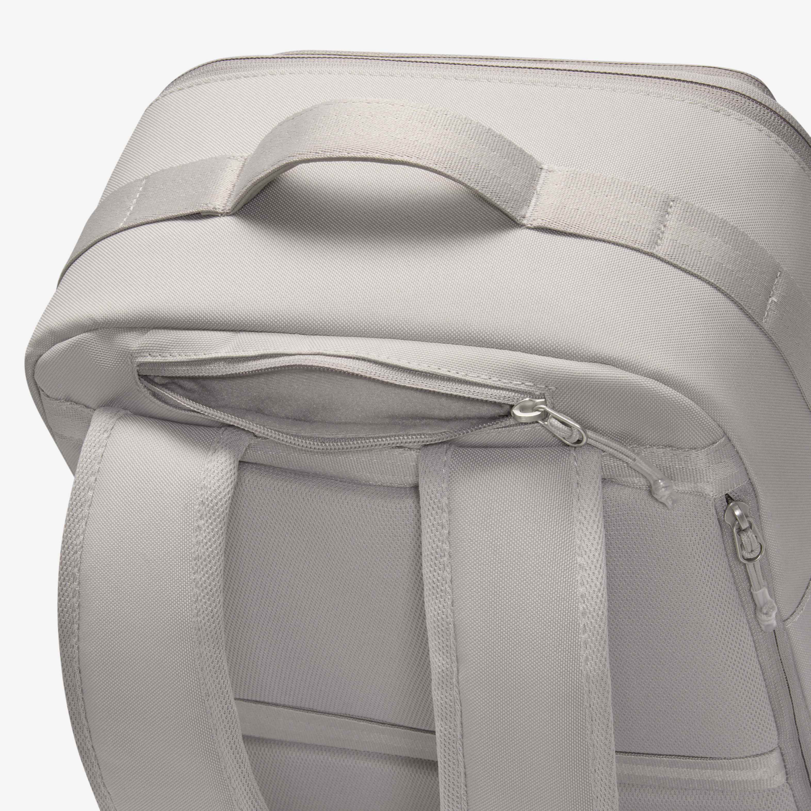 نايكي يوتيليتي سبيد image number 8