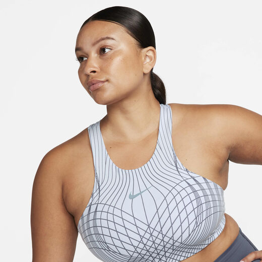 نايكي سووش فينكس