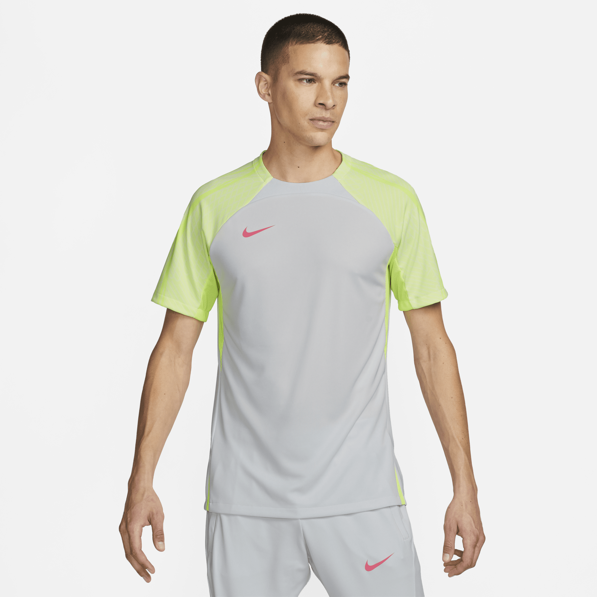 Nike breathe strike top