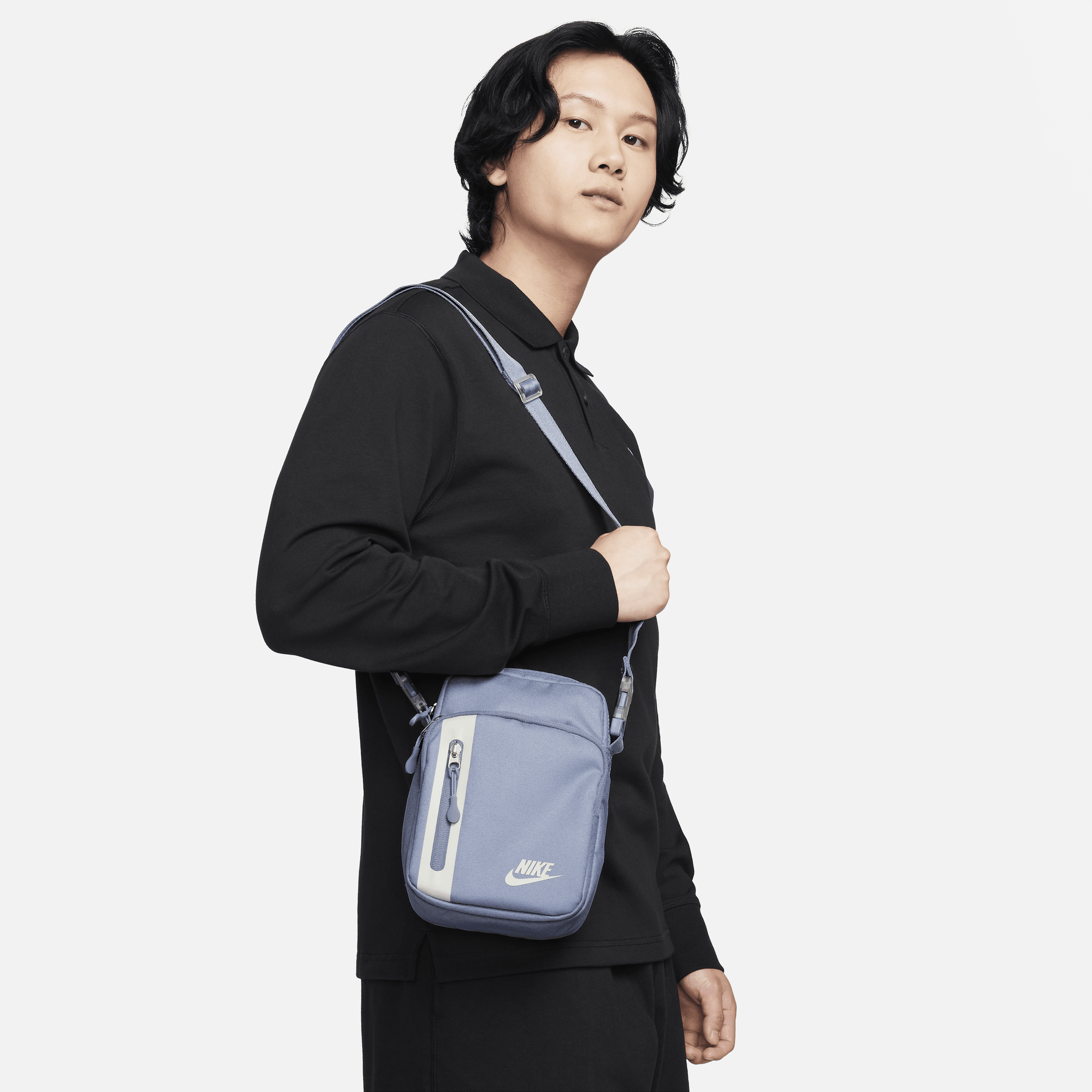 Nike core top small crossbody bag