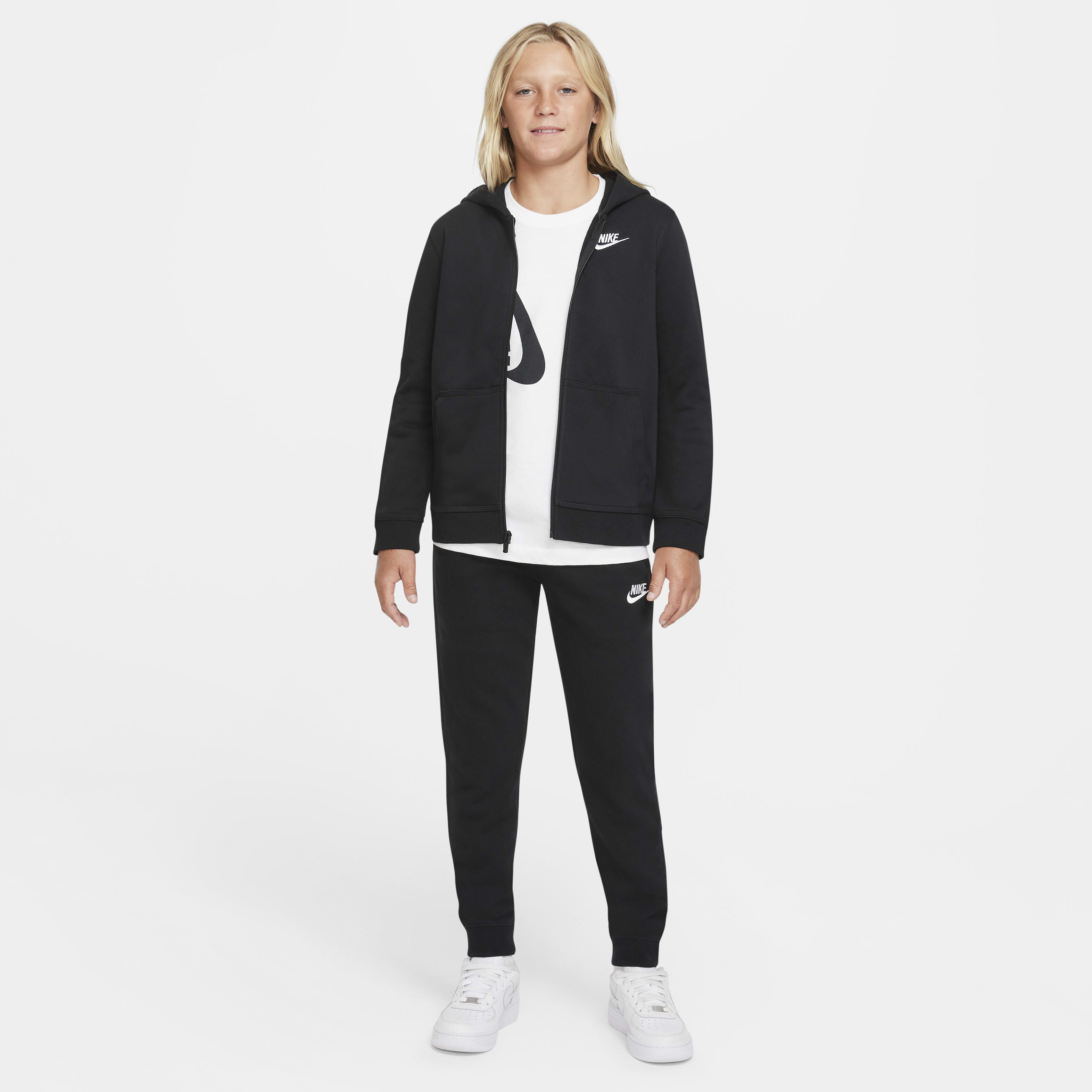 نايكي سبورتسوير كلوب image number 4