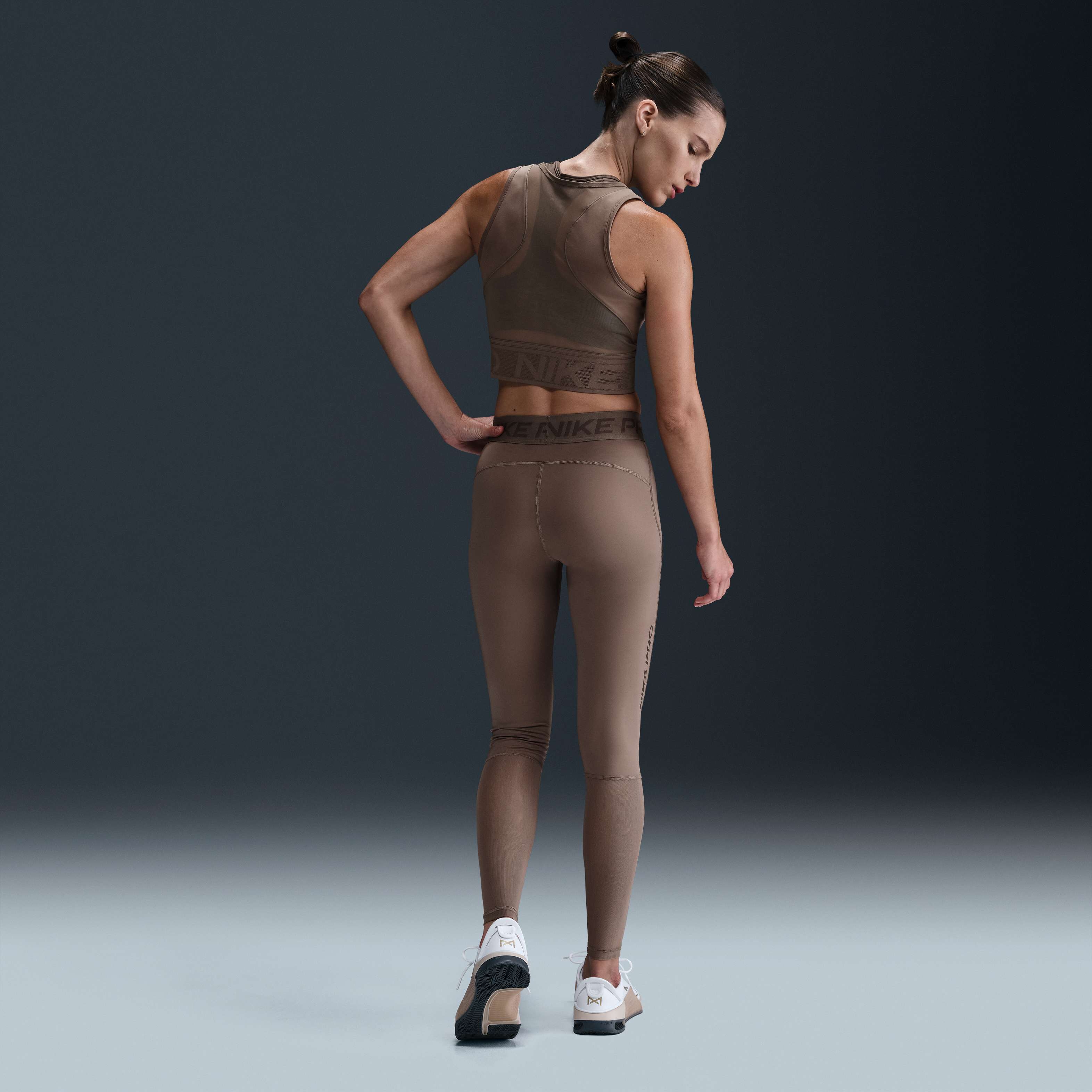 Nike Pro image number 4