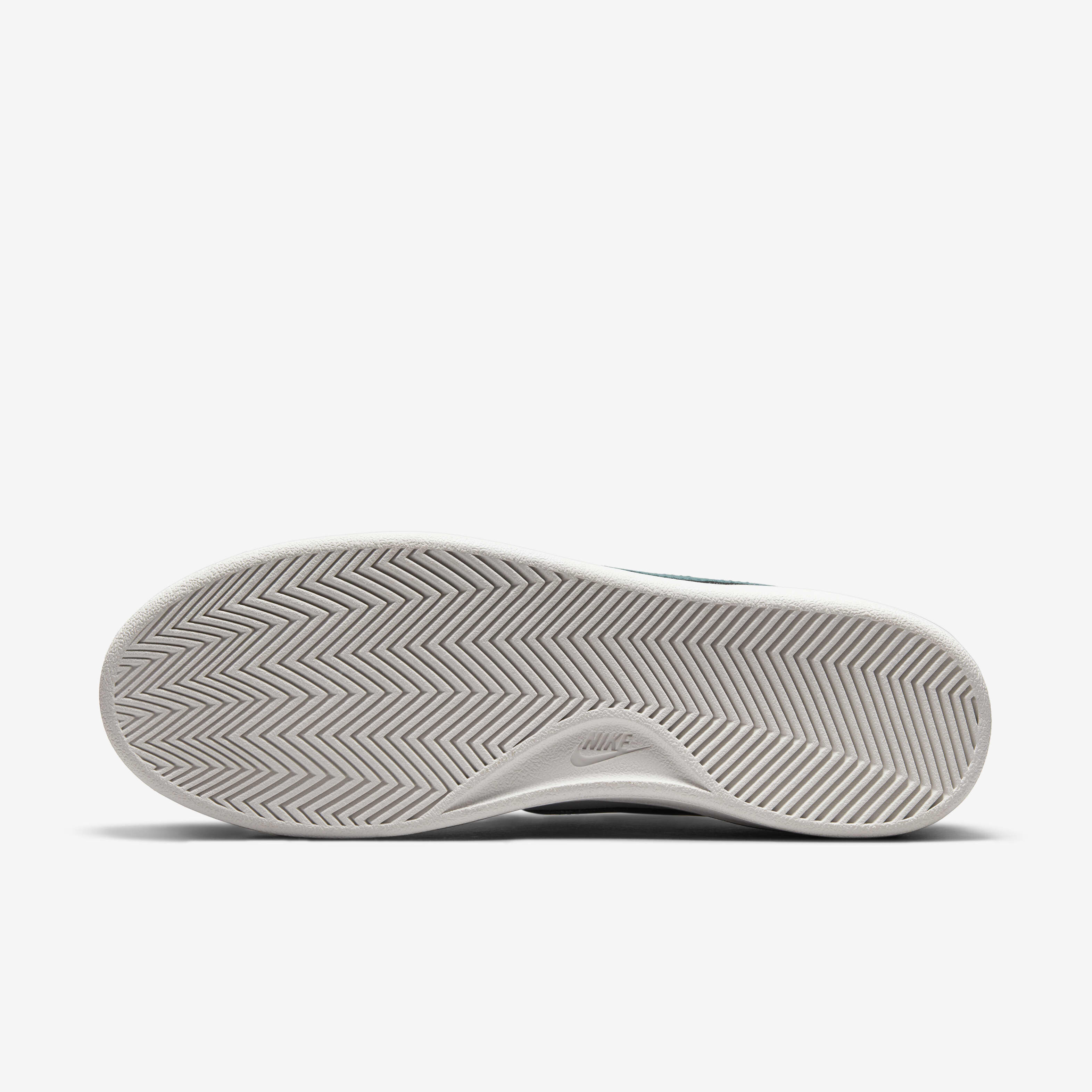 Nike court royale 4 deals