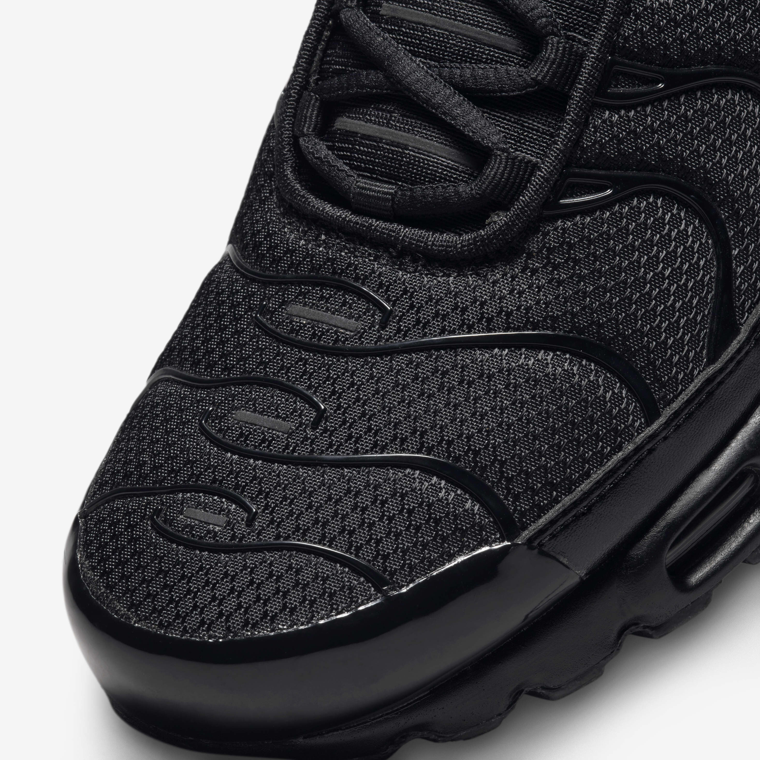 Nike tns black size 7 2025
