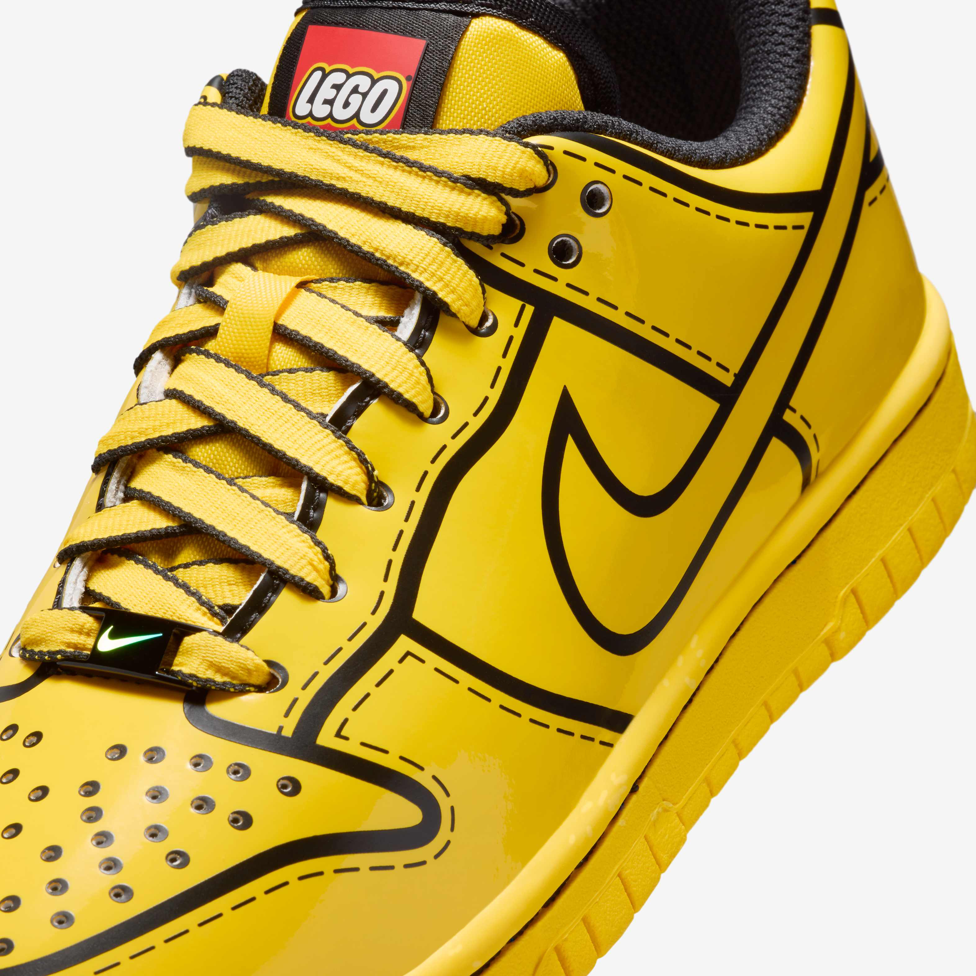 Nike Dunk Low x LEGO&reg; Collection image number 6