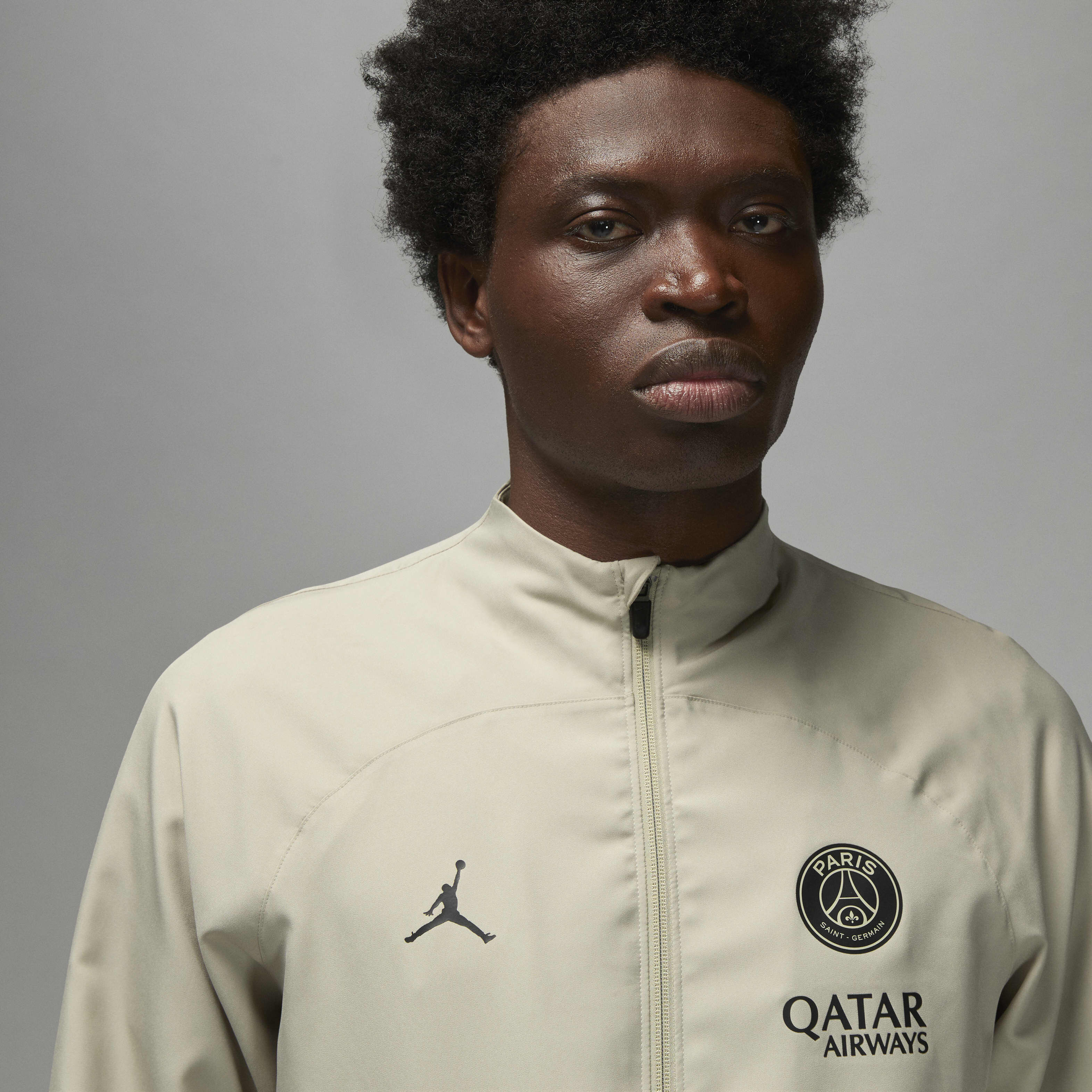 Paris Saint-Germain Strike Third image number 2