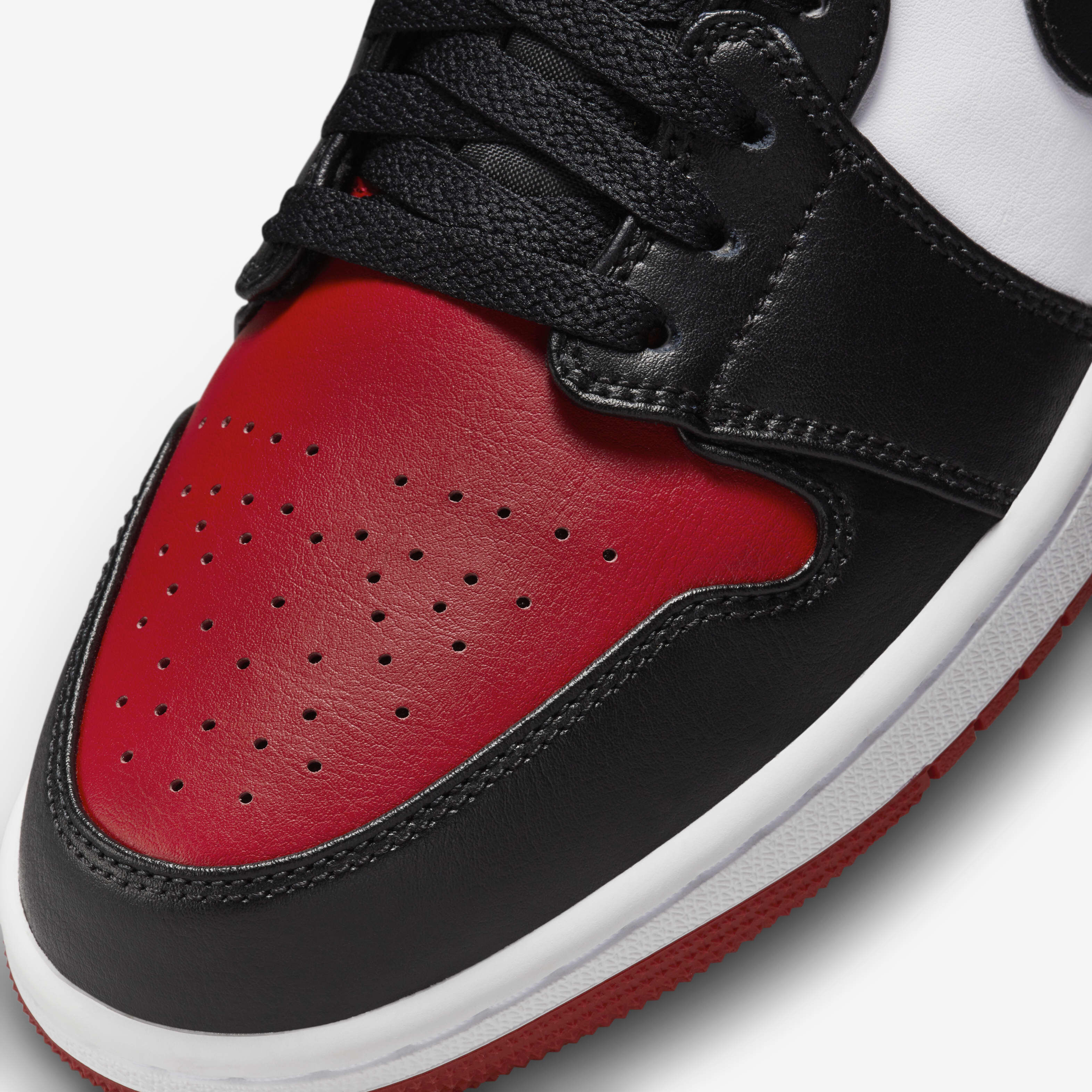 Buy Air Jordan 1 Low Men s Shoes Nike Saudi Official