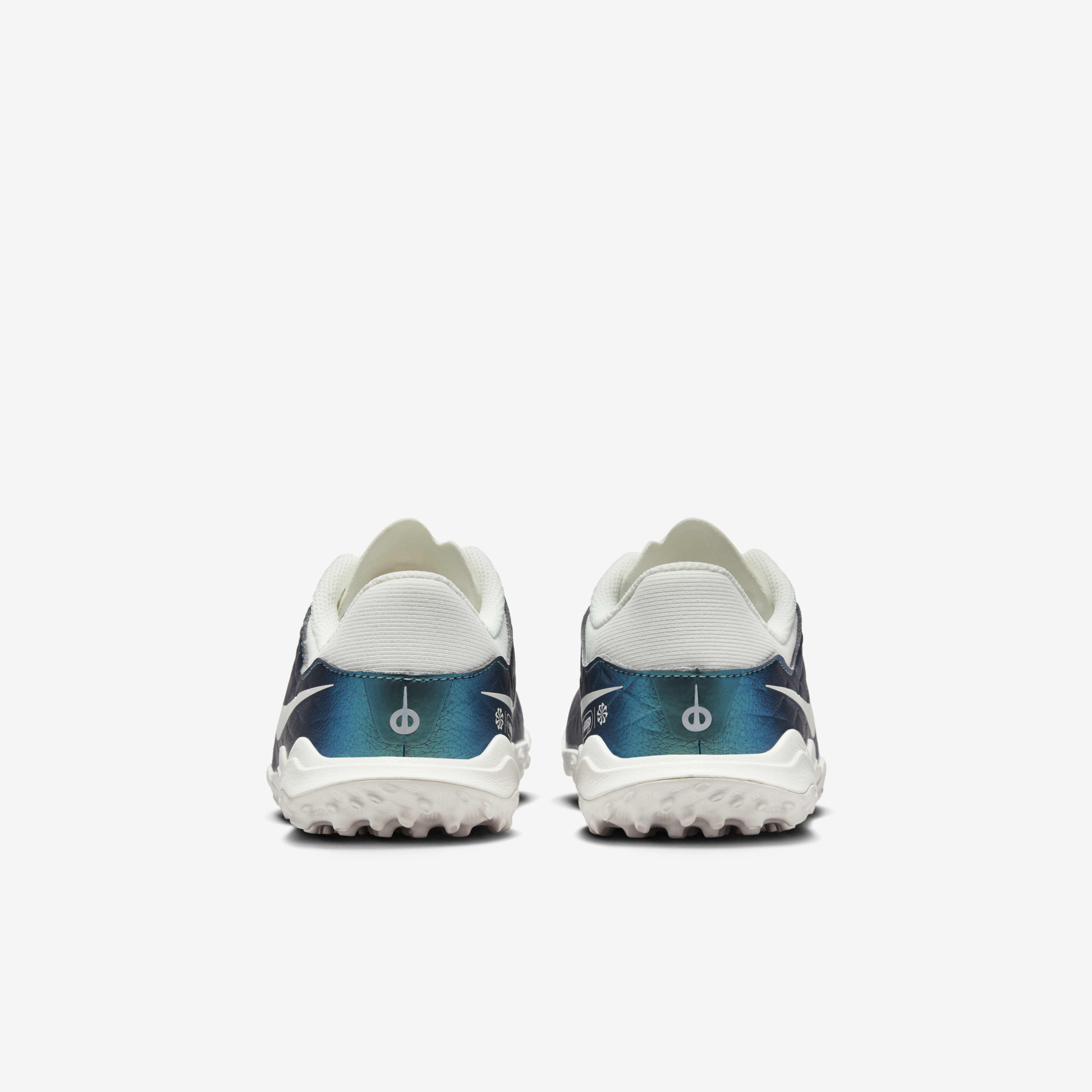 Buy Nike Jr. Tiempo Emerald Legend 10 Academy Younger Older Kids TF Low Top Football Shoes Nike Saudi Official