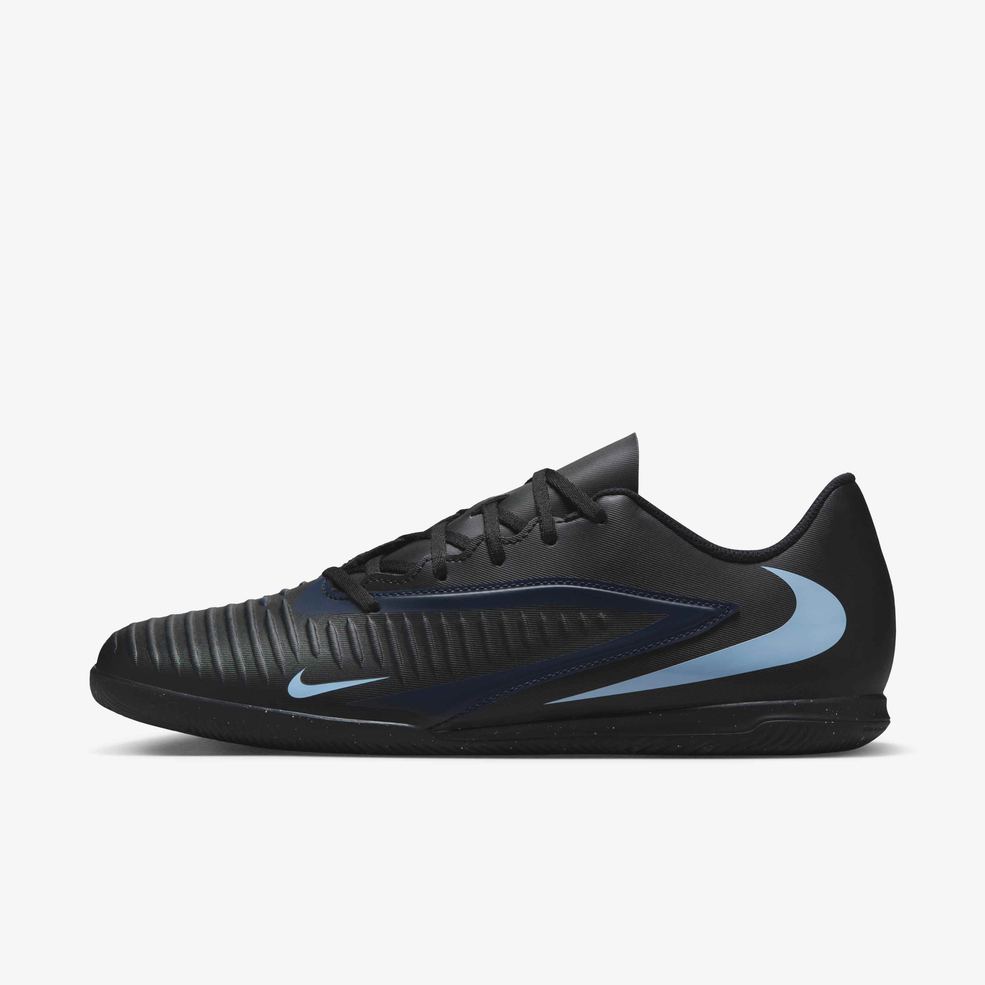 Nike Phantom 6 Low Club image number 0
