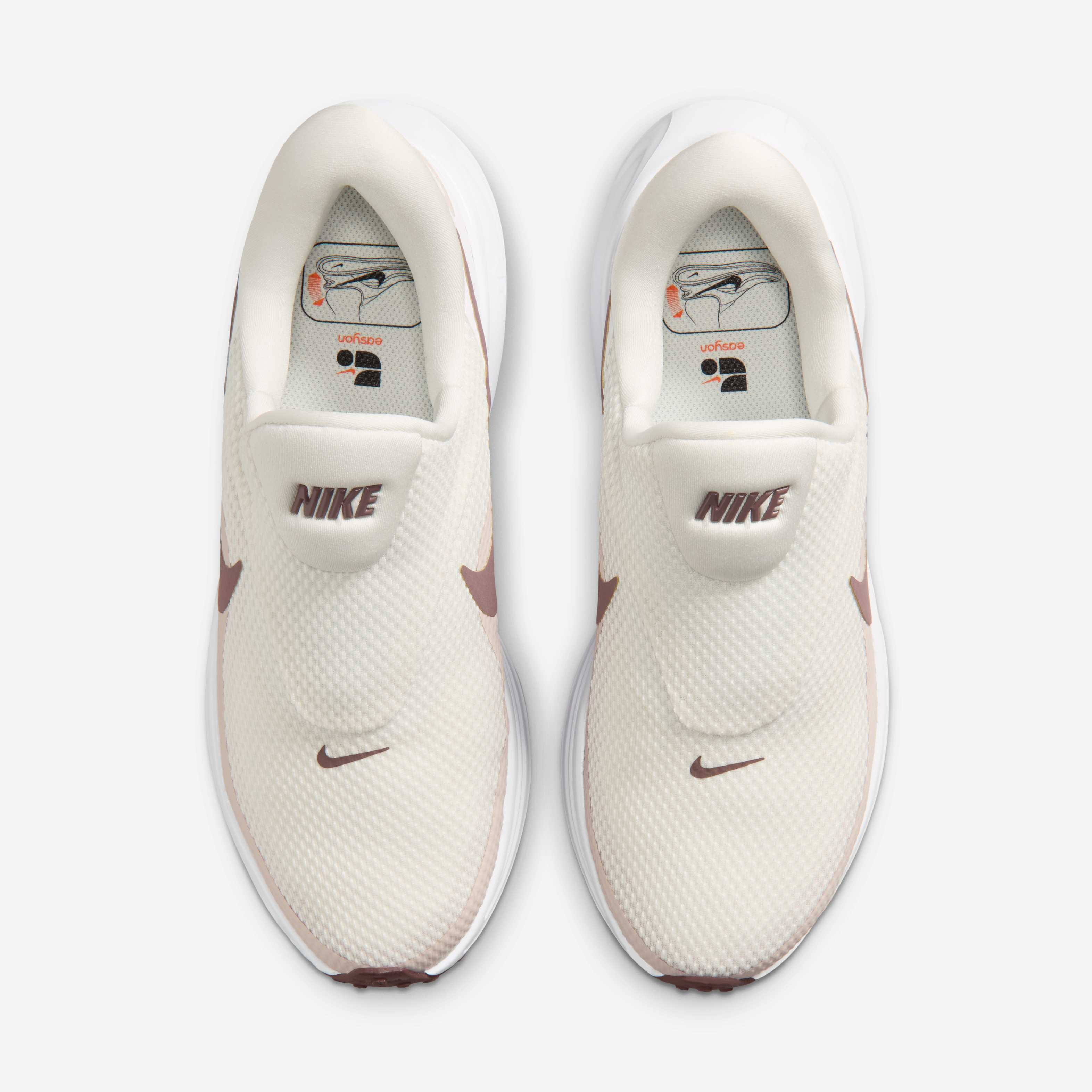 Nike Revolution 8 EasyOn image number 3