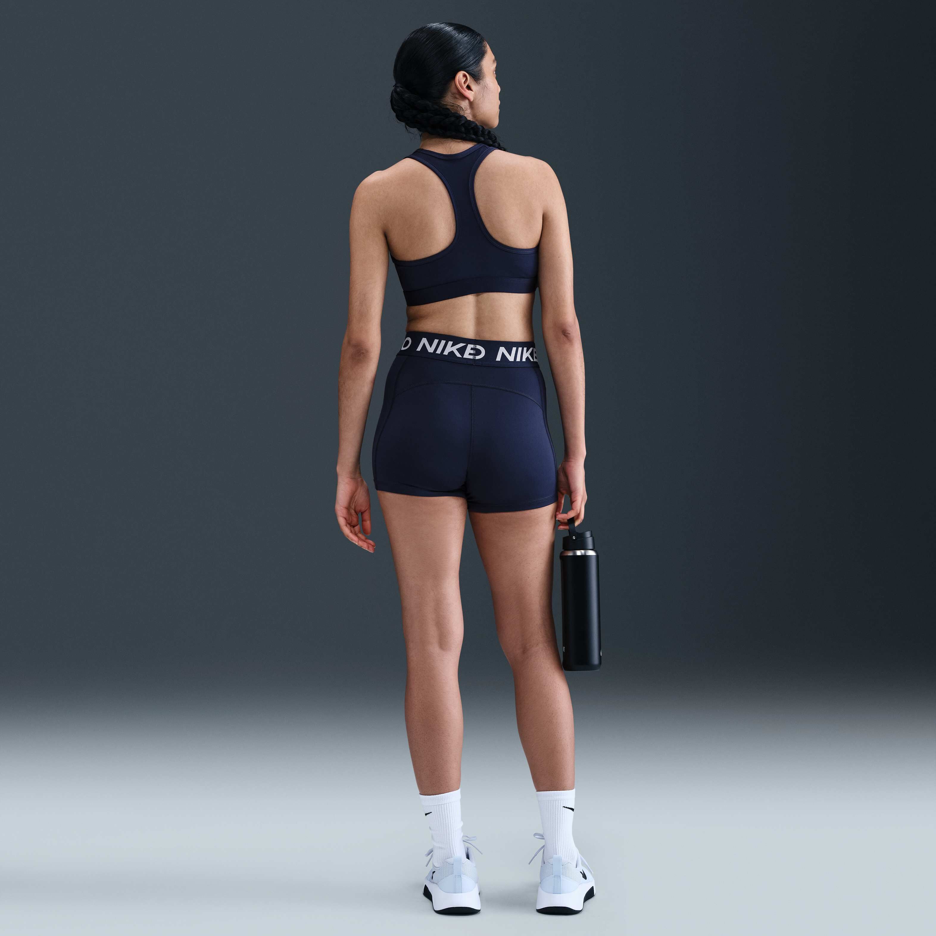 Nike Pro image number 3