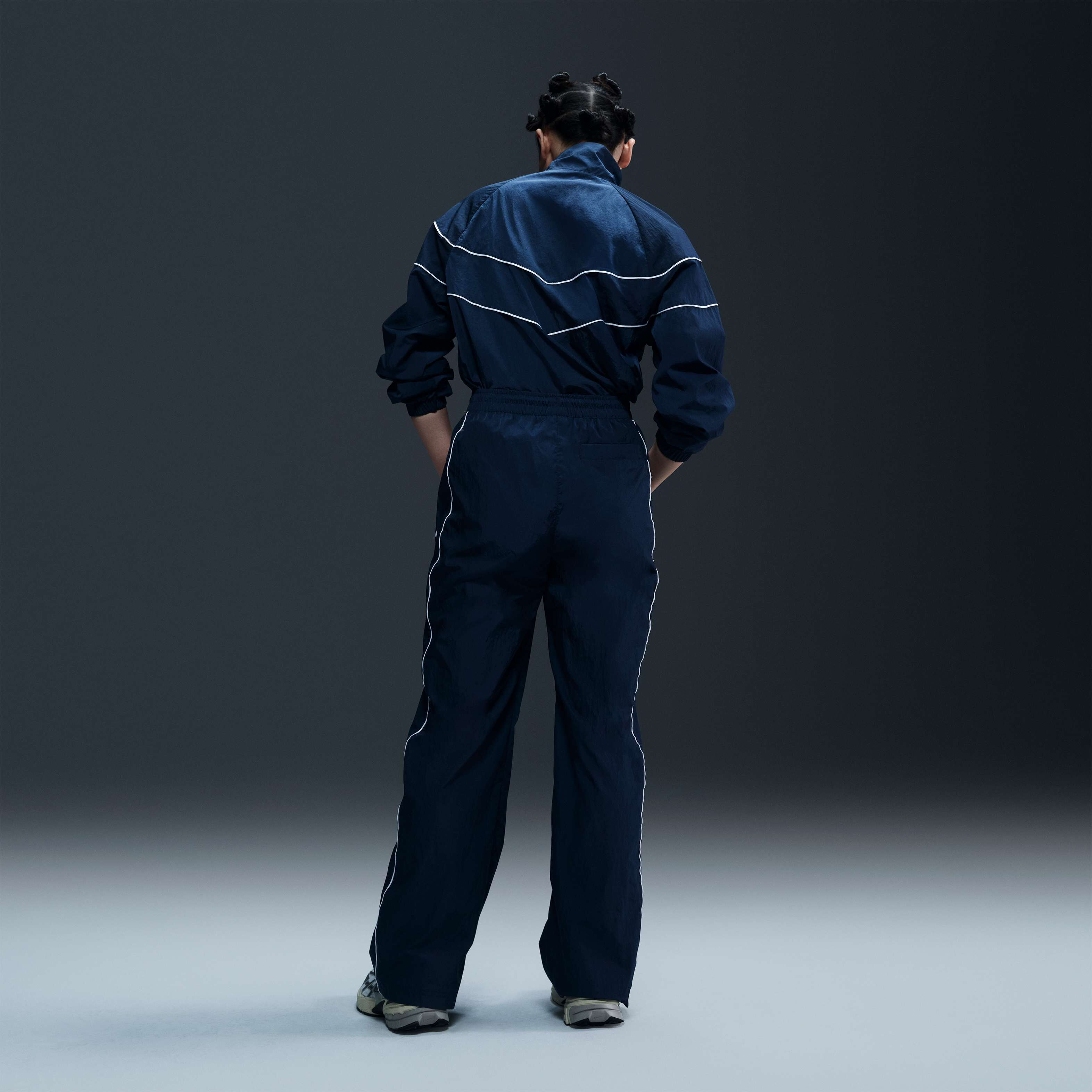 Nike Windrunner image number 4