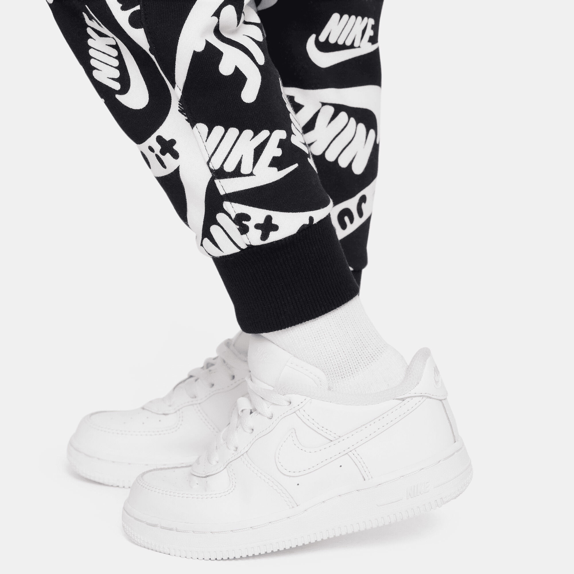 Nike Sportswear Club Printed Joggers image number 3