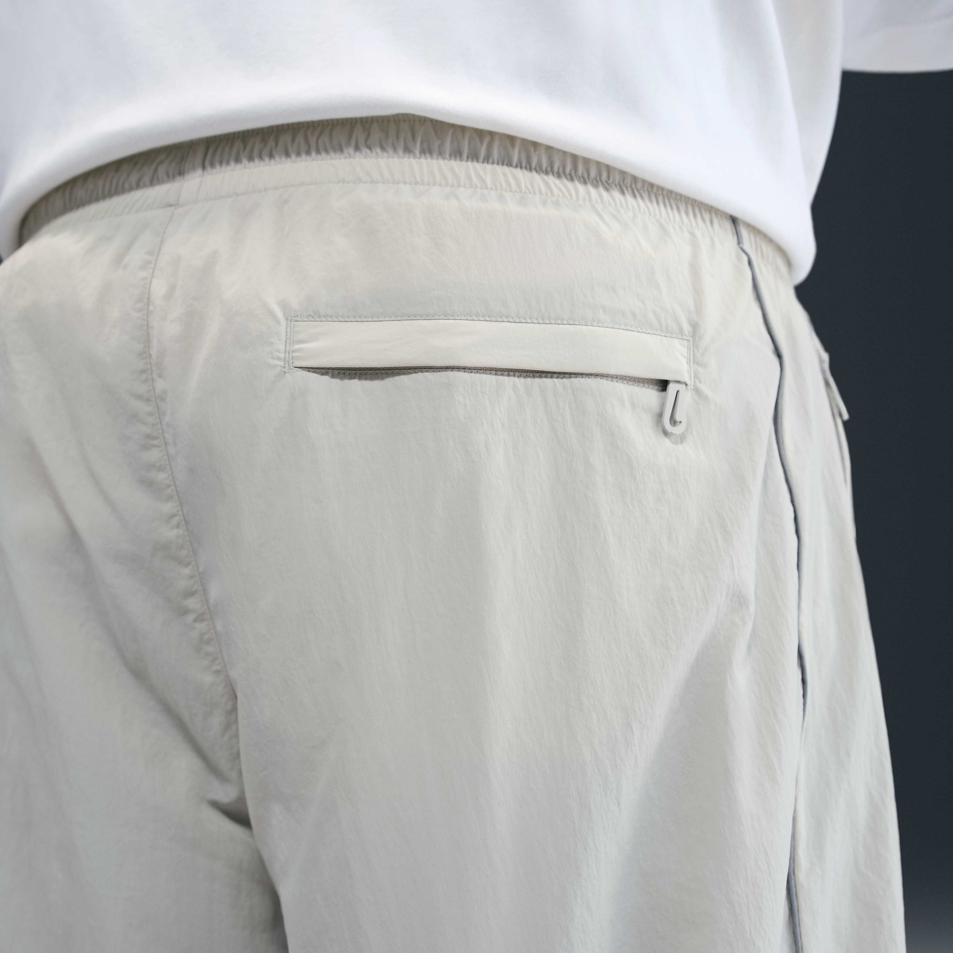 Nike Solo Swoosh image number 12