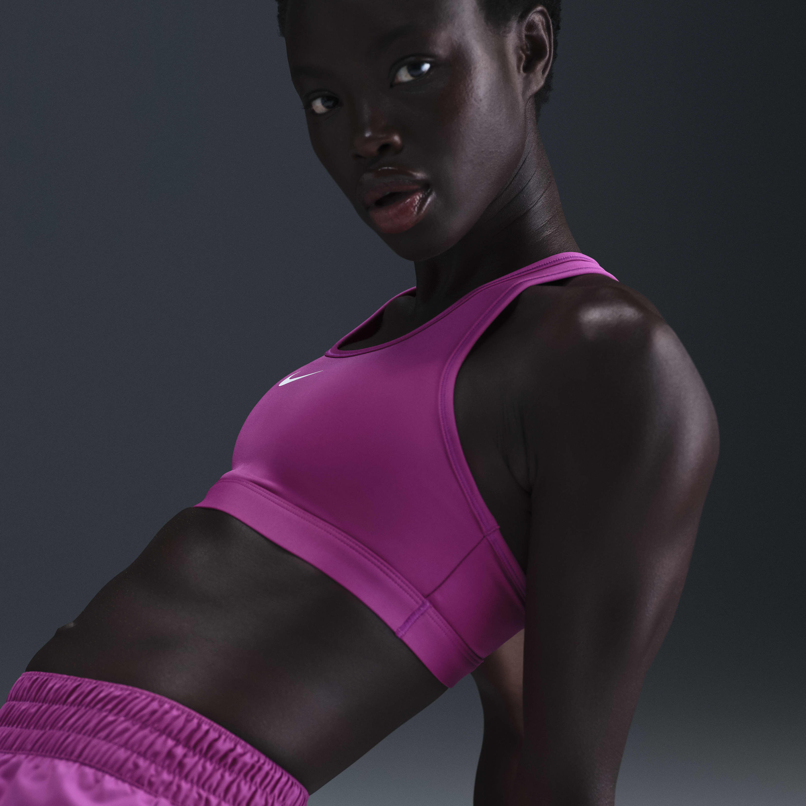 Nike Swoosh Medium-Support image number 2