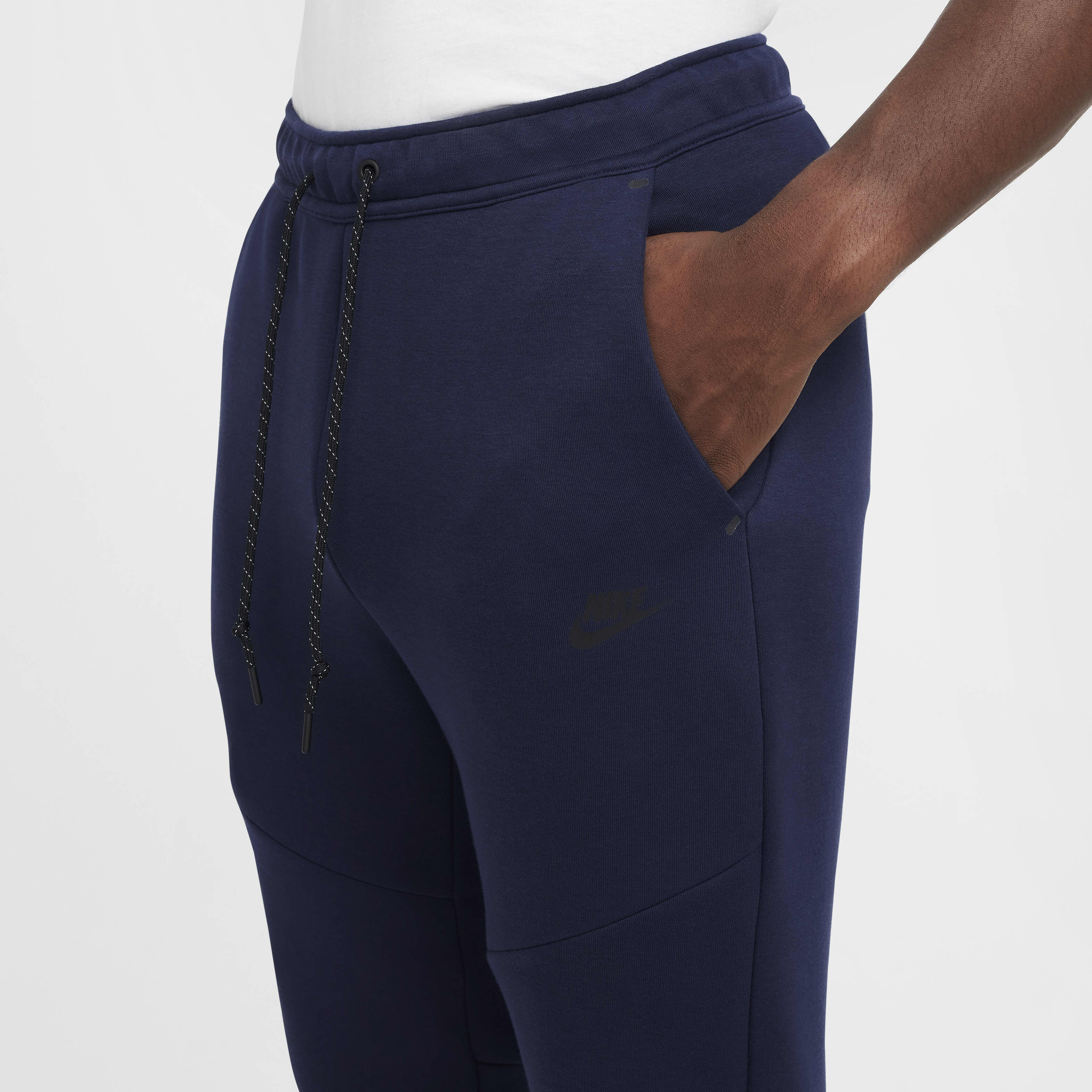 Nike tech fleece joggers v2 outlet