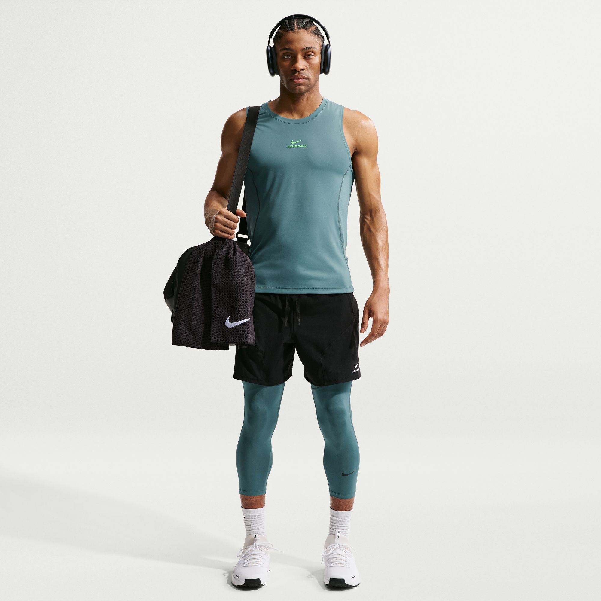 Nike Pro image number 5
