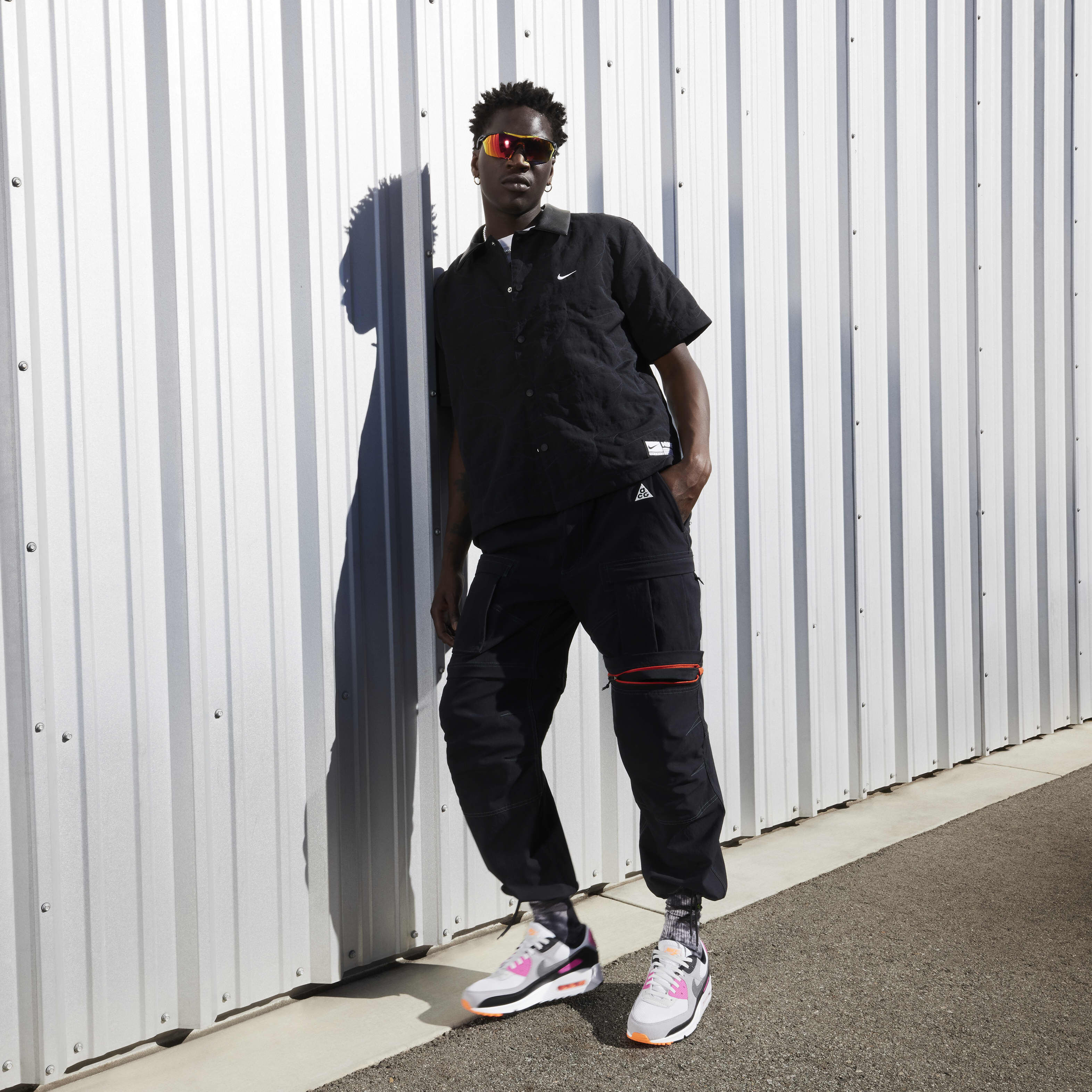 Men wearing nike thea store