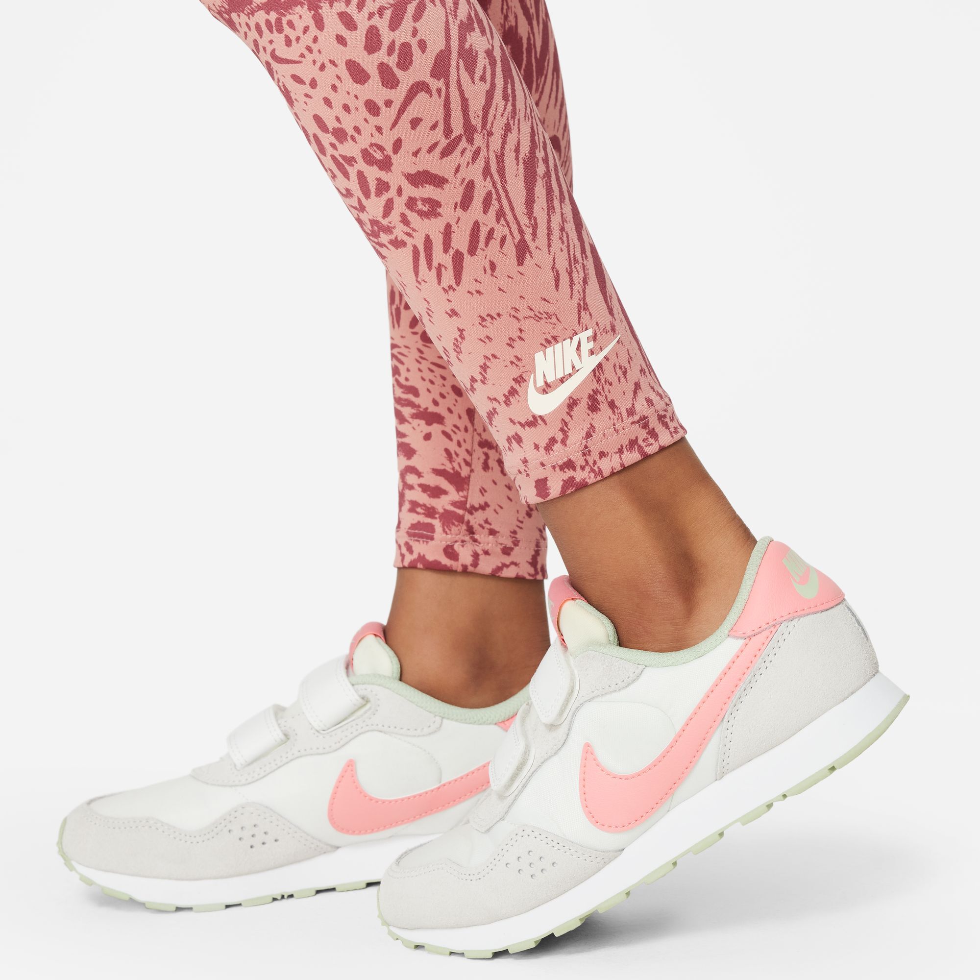 طقم رياضي نايكي "هوم سووش هوم" image number 2