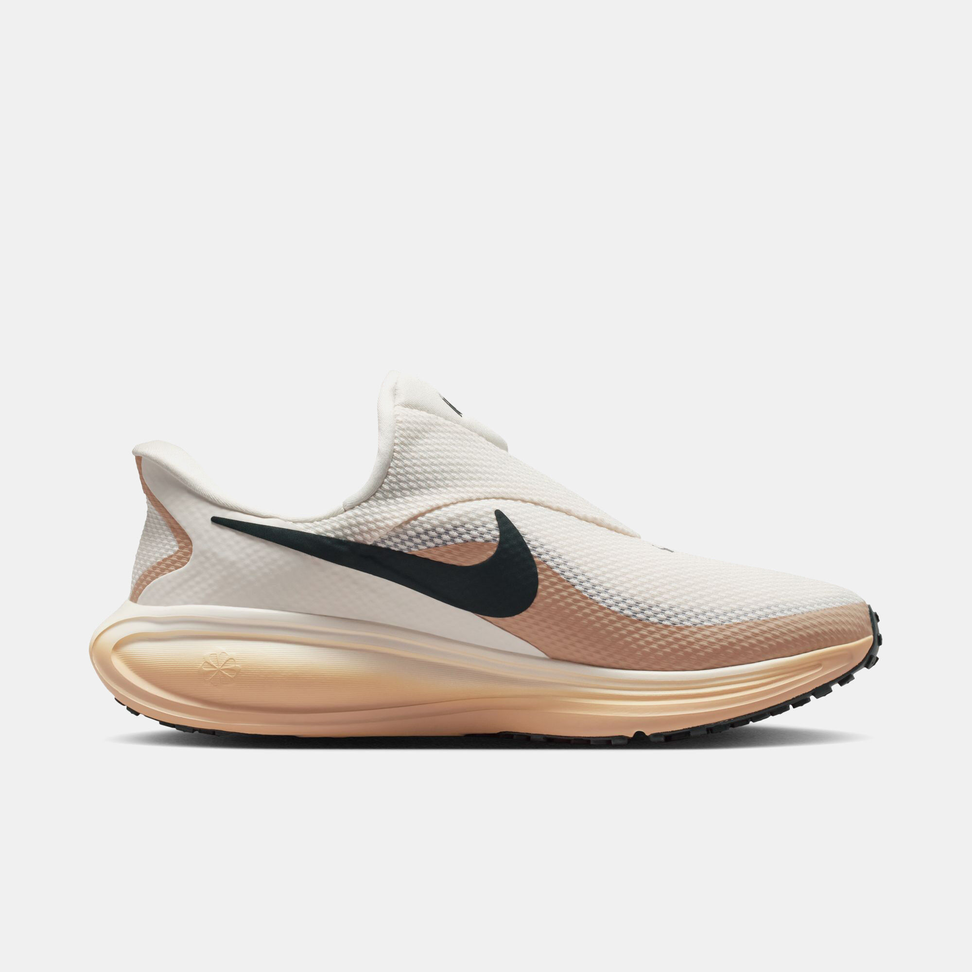 Nike Revolution 8 EasyOn image number 6