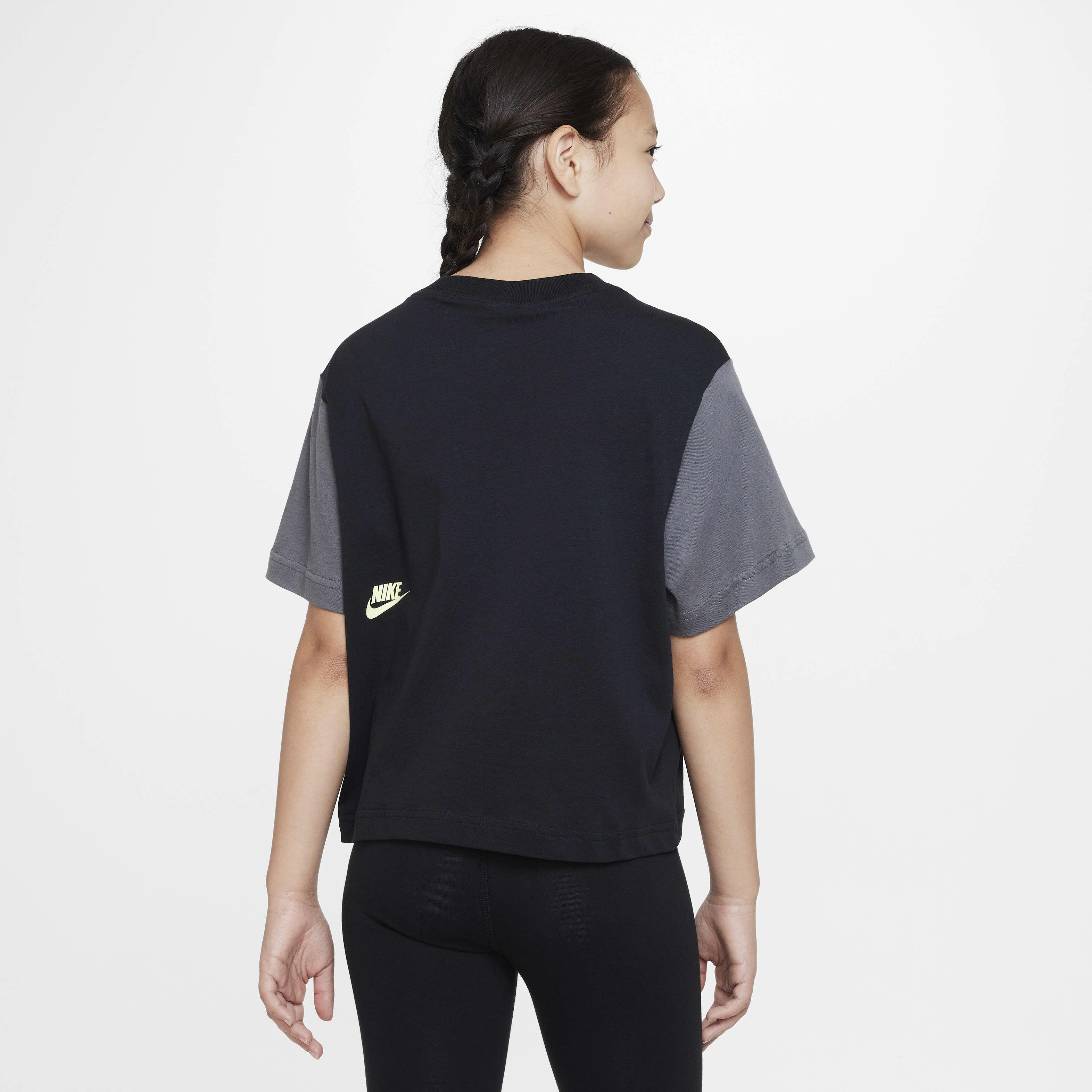 نايكي سبورتسوير ايسنشال image number 1