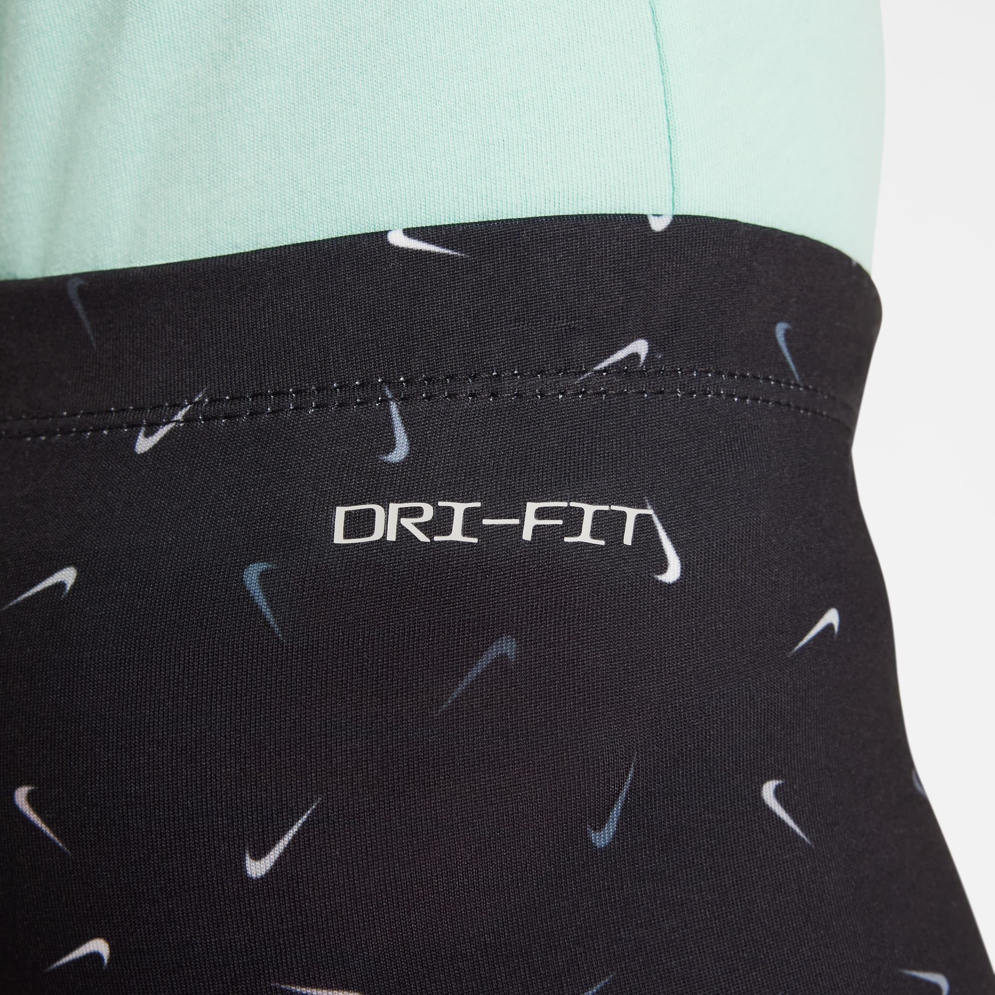 Nike all over hot sale print swoosh leggings