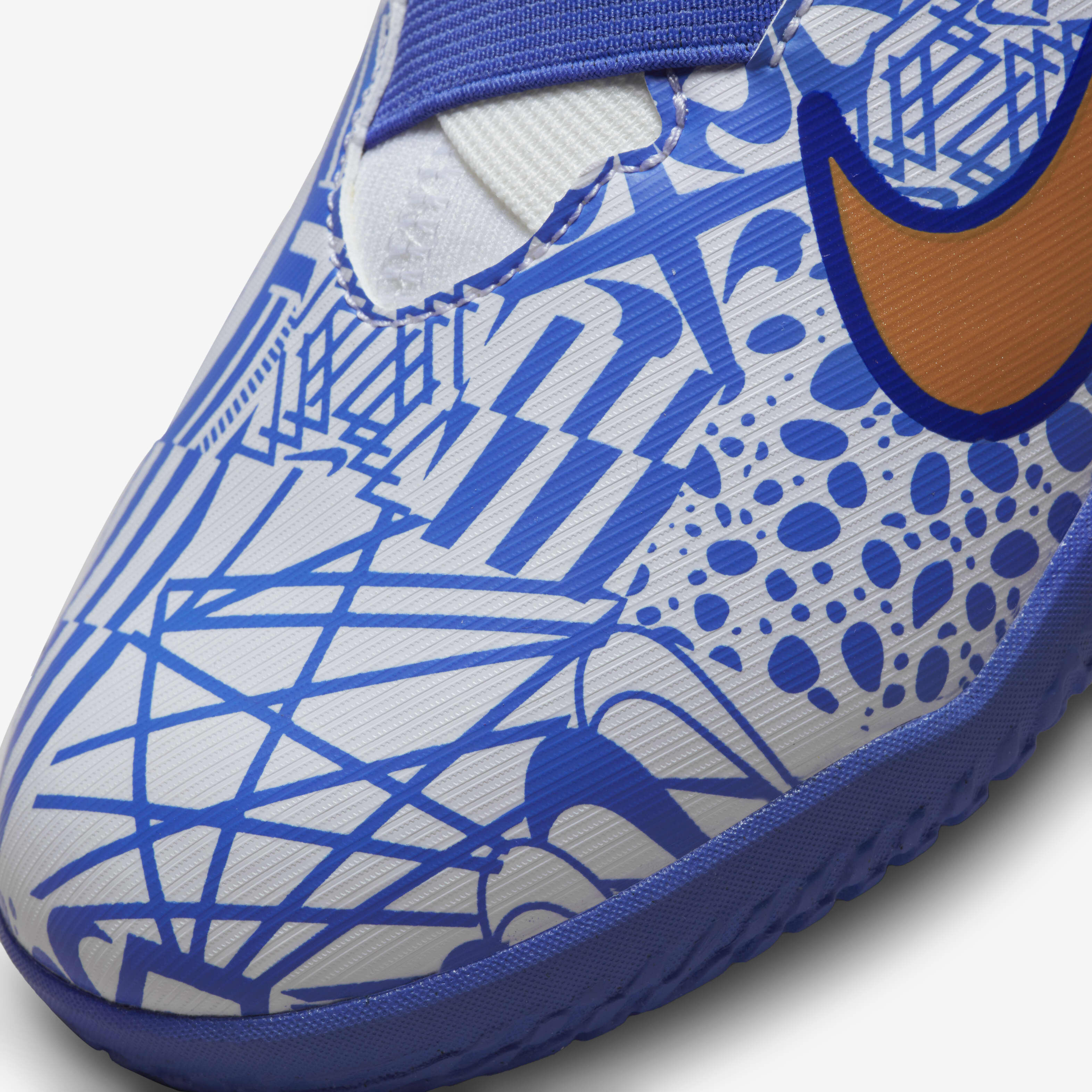 Nike Jr. Zoom Mercurial Vapor 15 Academy CR7 IC image number 6