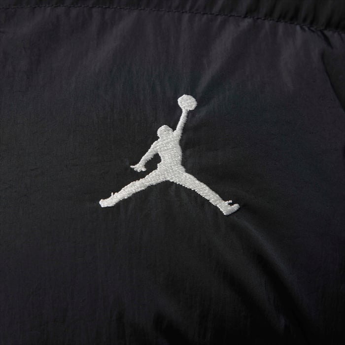 Jordan Essentials image number 3 Jordan Essentials image number 3