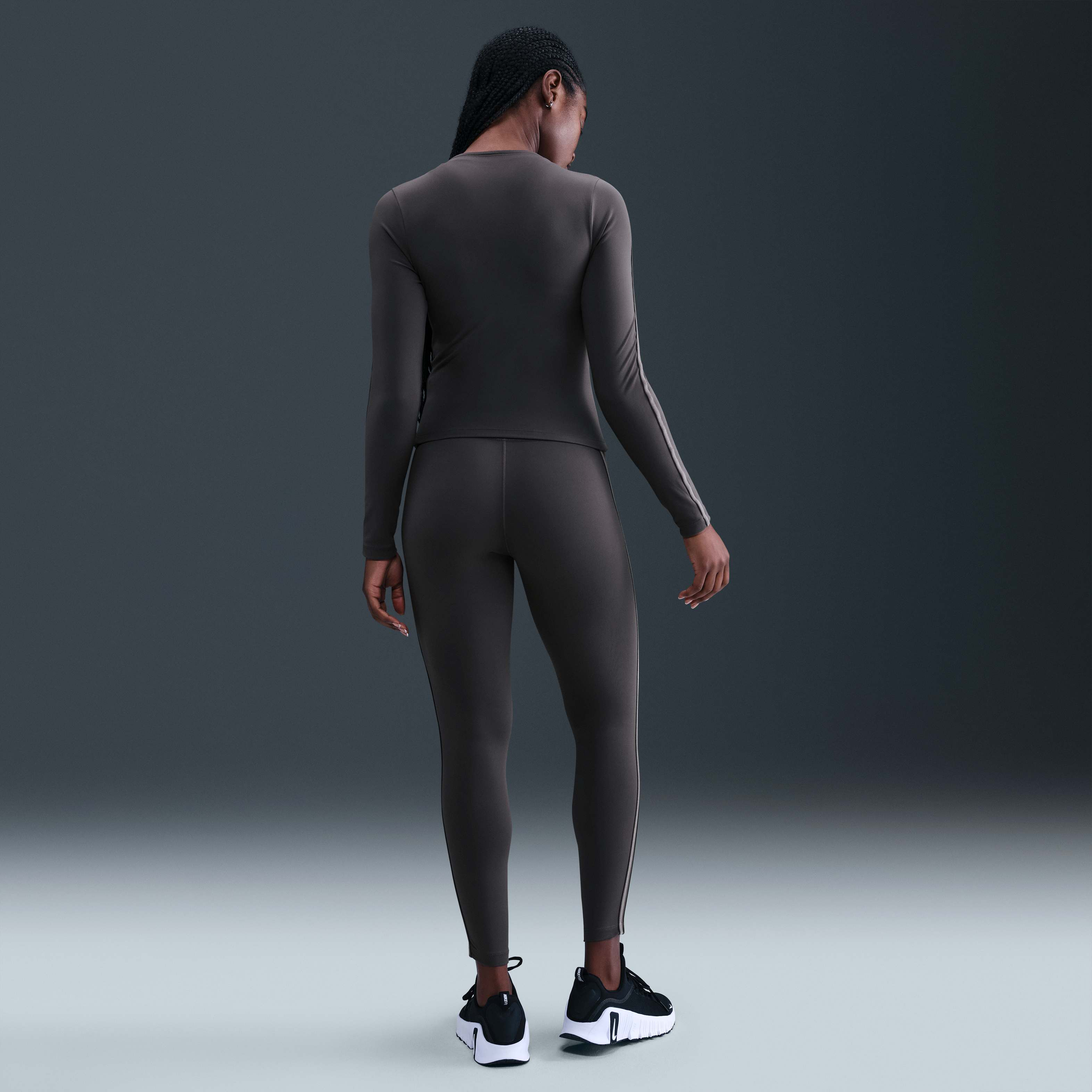 نايكي ون فيتد image number 4