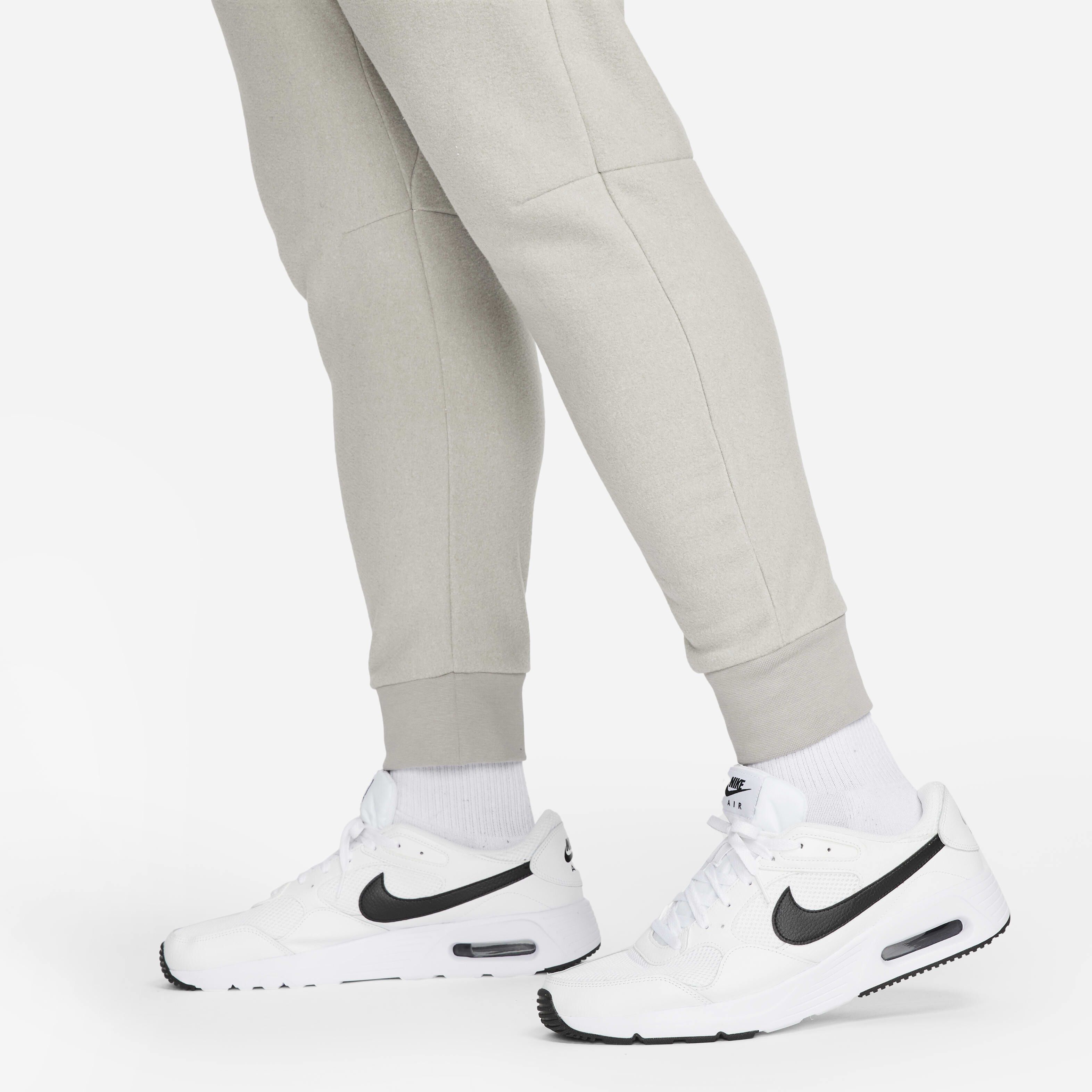 Nike Sportswear Tech Fleece image number 10