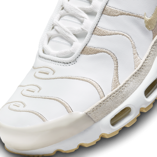 White and gold air max plus womens deals