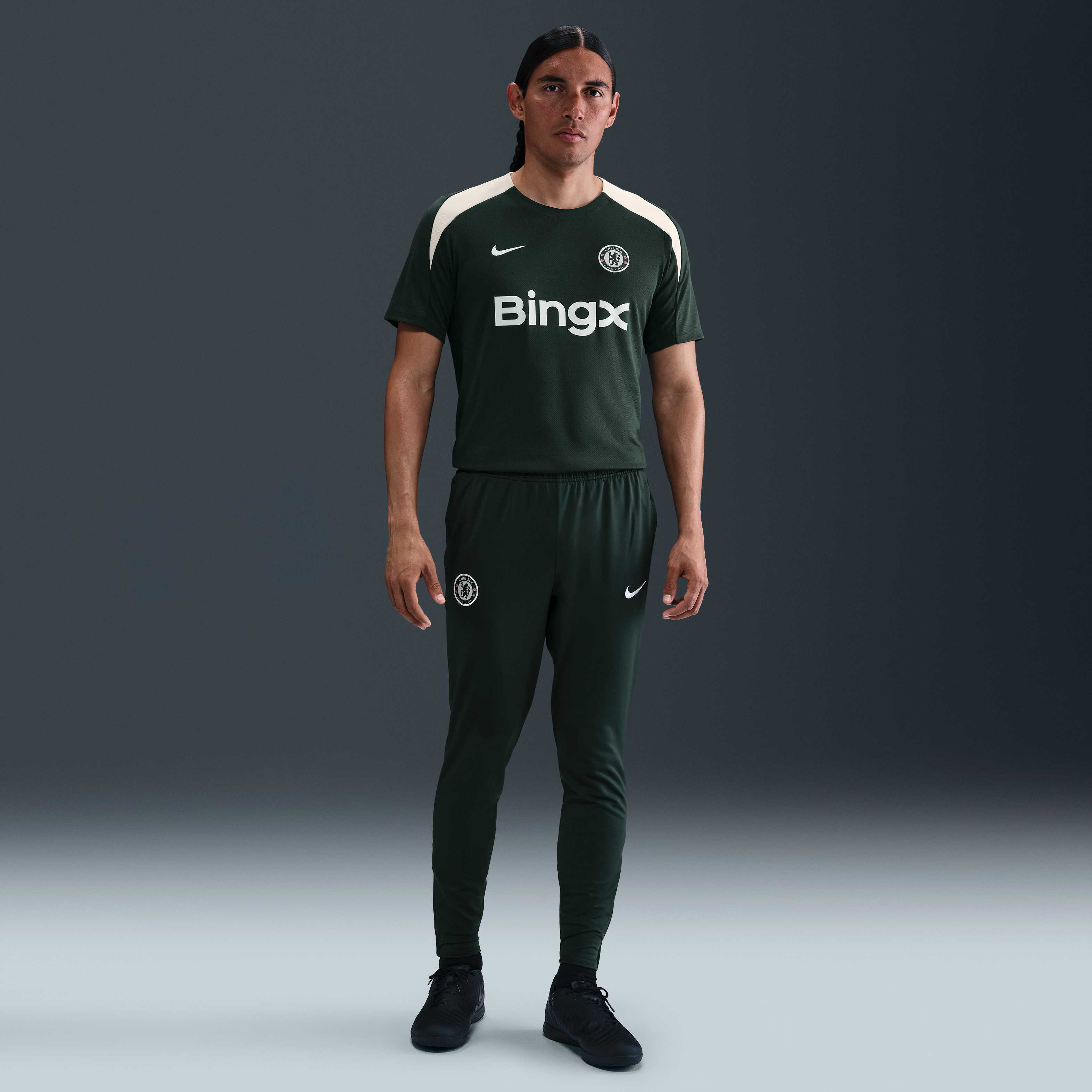 Chelsea F.C. Strike image number 3
