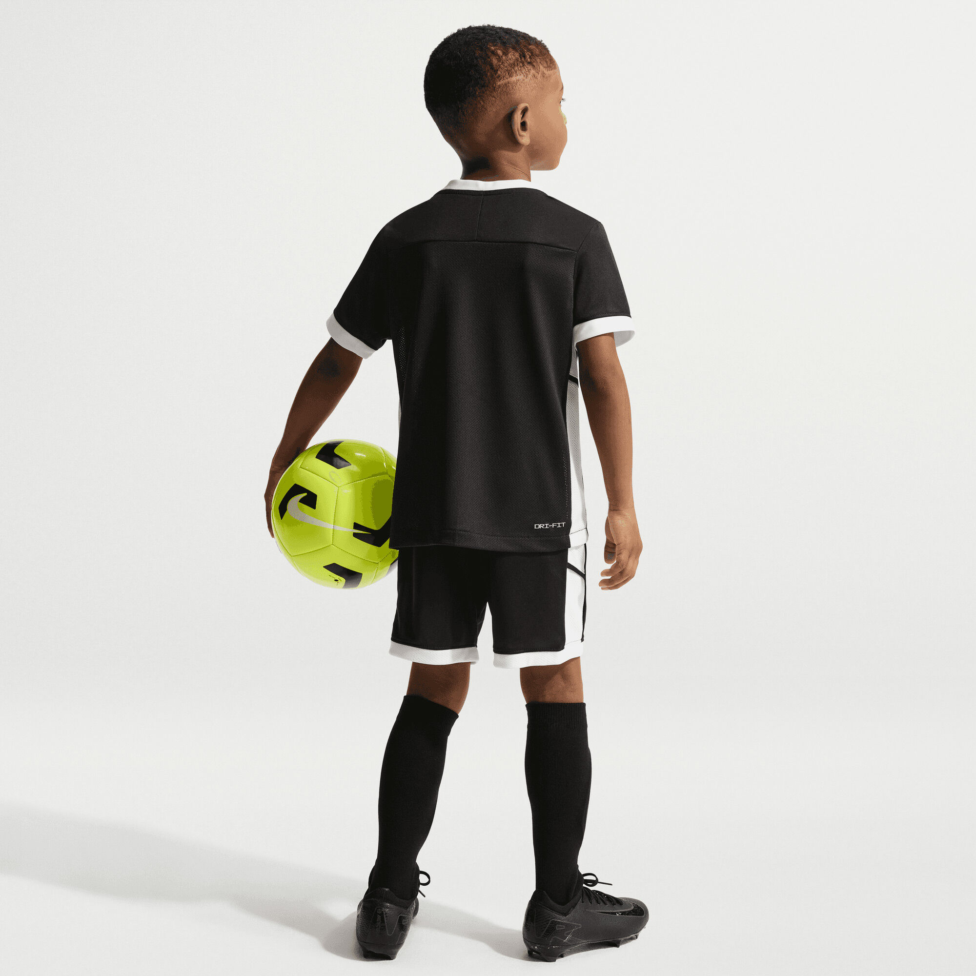 Nike image number 1