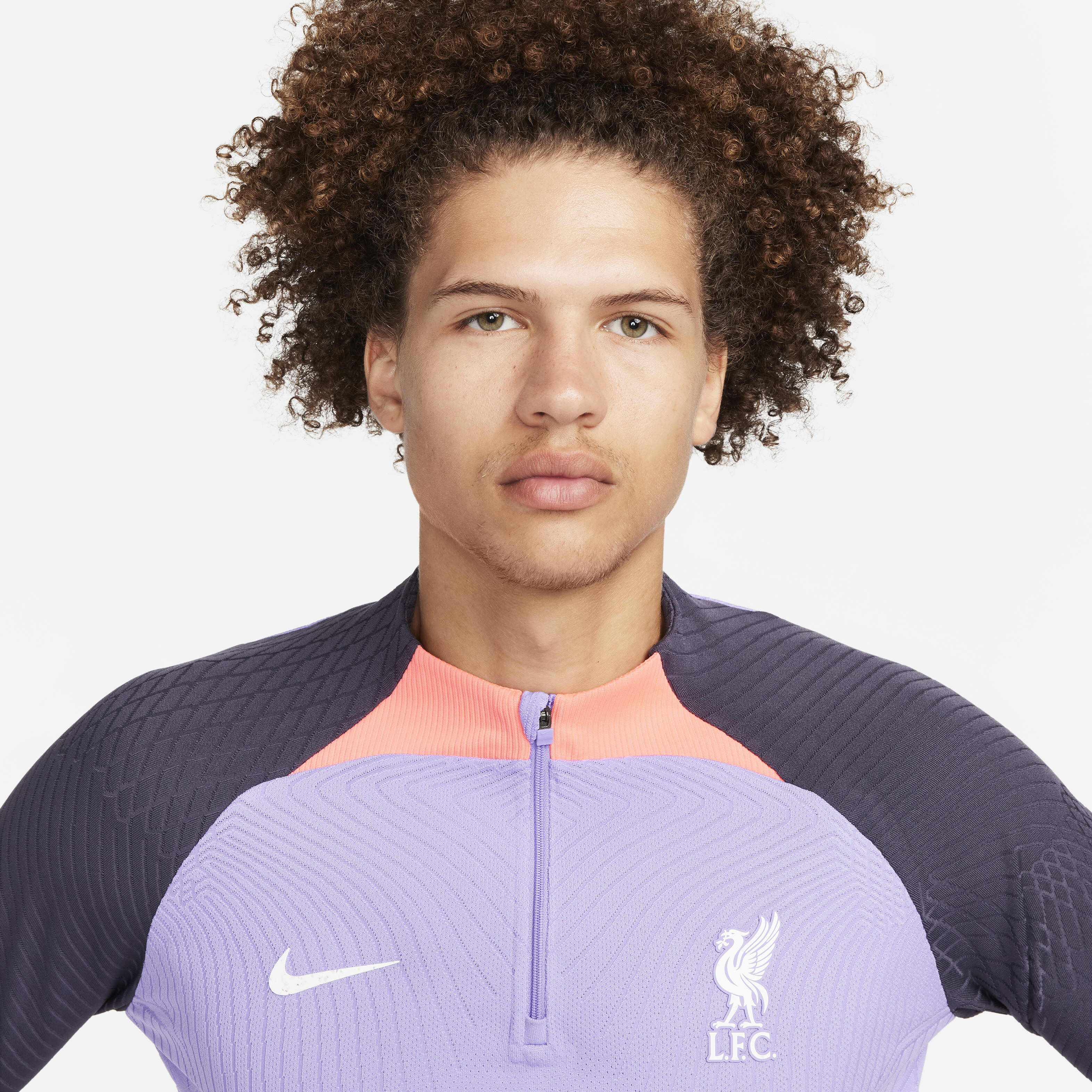 F.C. ليفربول سترايك ايليت البديل image number 2