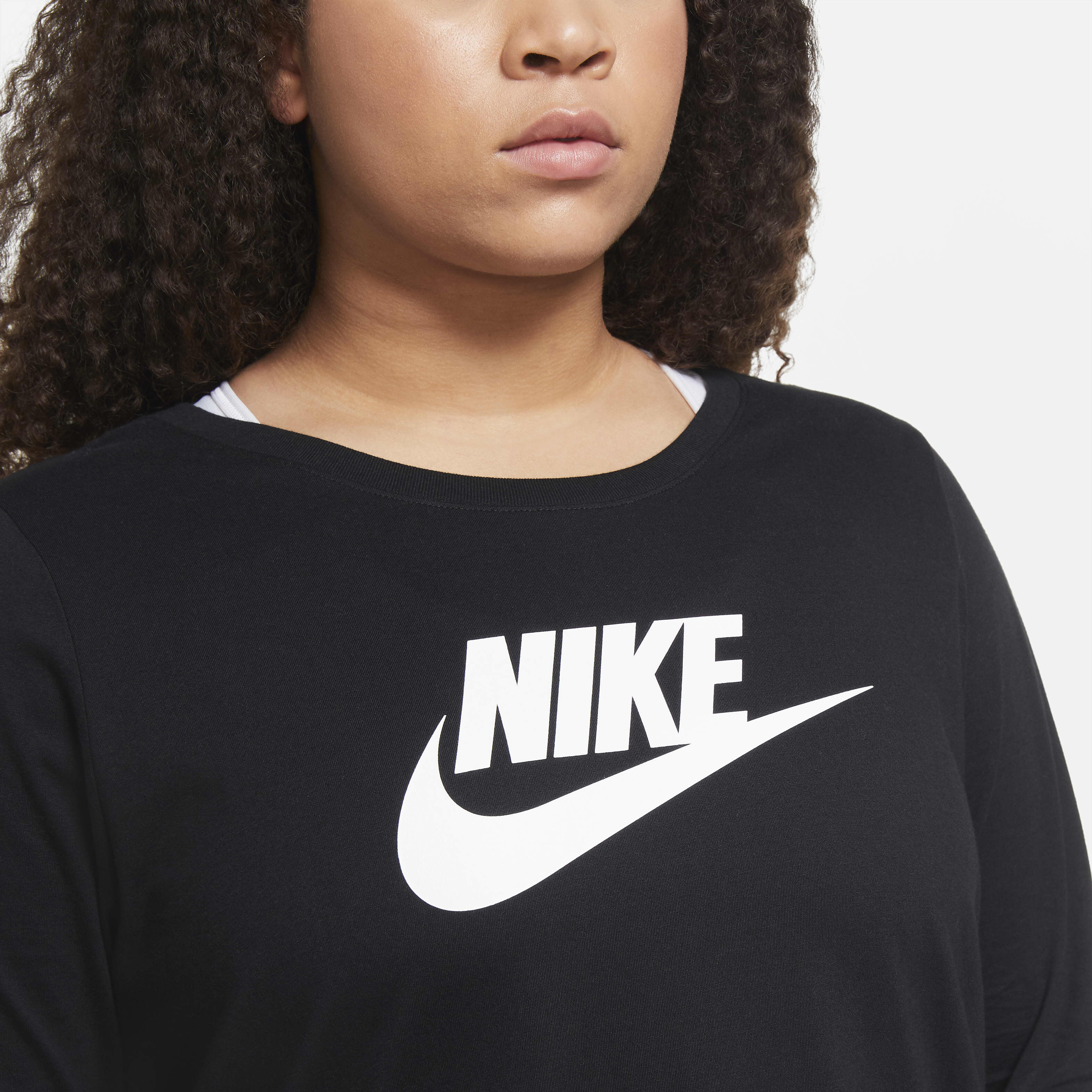 Nike Sportswear Essential image number 3