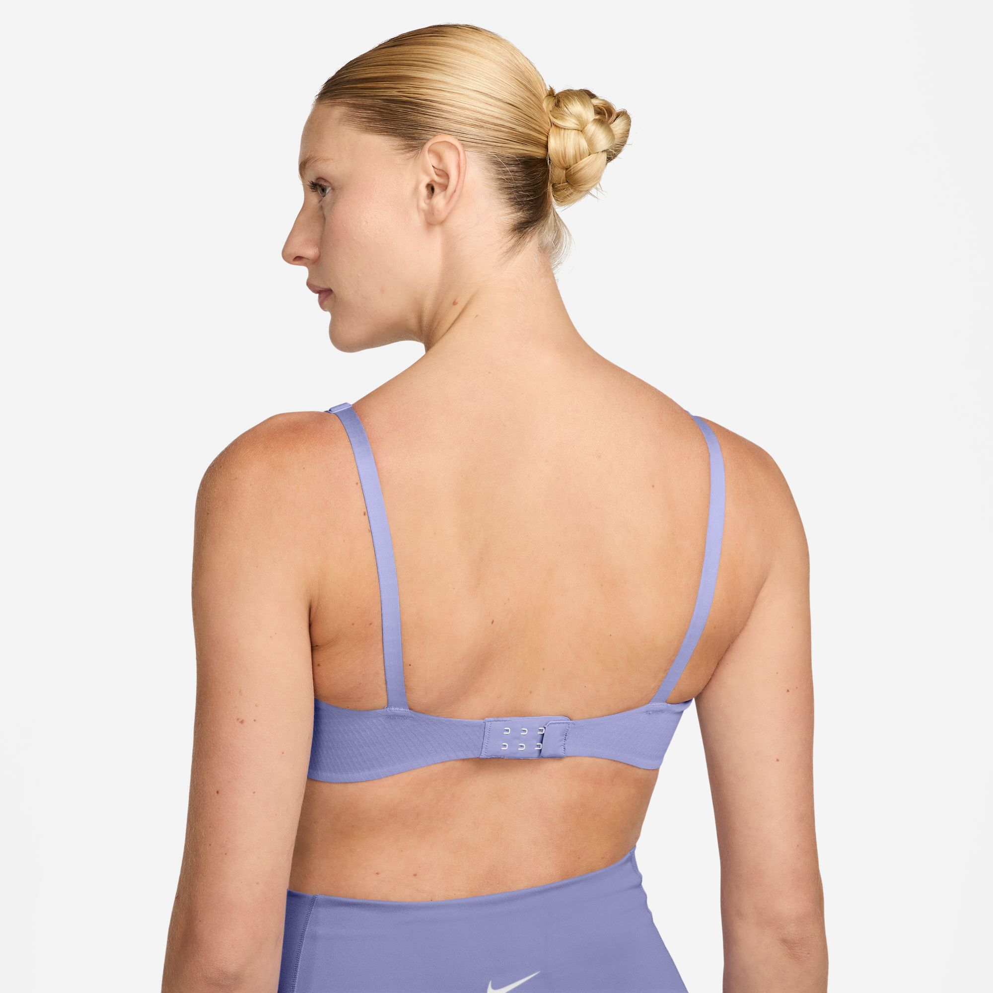 نايكي اليت مينامليست (متوسطة) image number 1