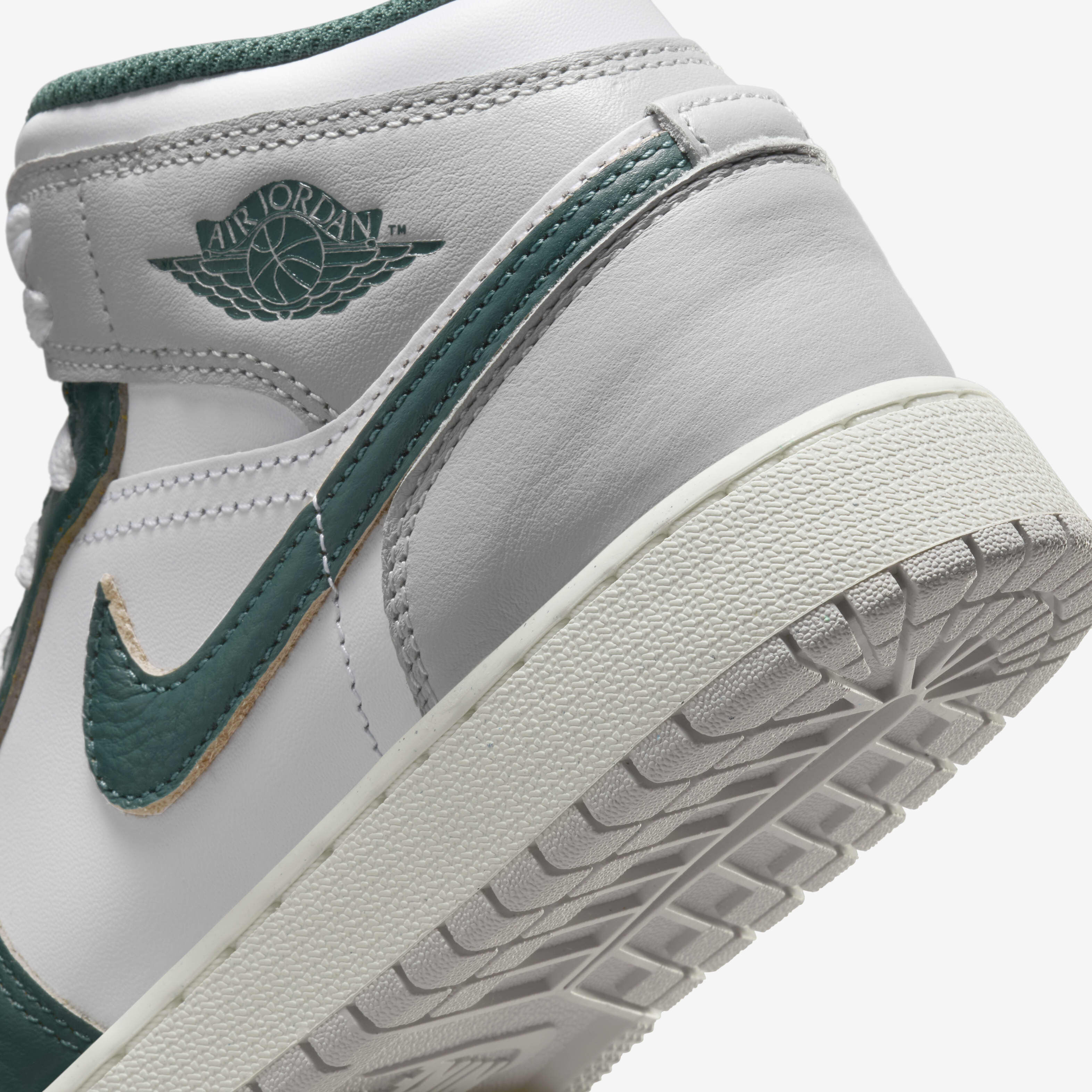 シューズ(男性用) Nike Air Jordan 1 Mid \"Green Grey White\" Air Jordan 1 Mid Grey Green – EKICKS