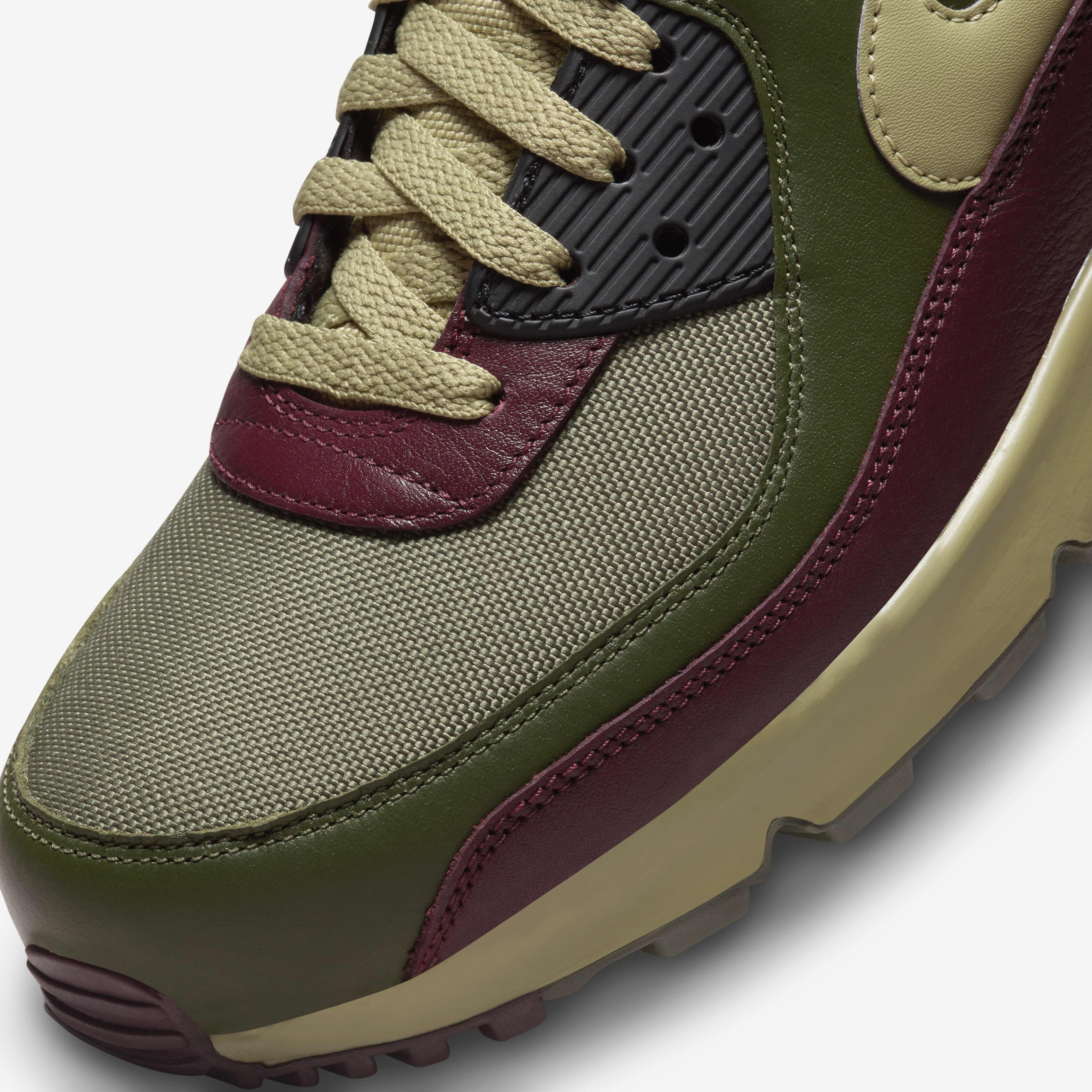 Buy Nike Air Max 90 GORE TEX Men s Winterized Shoes Nike Saudi Official